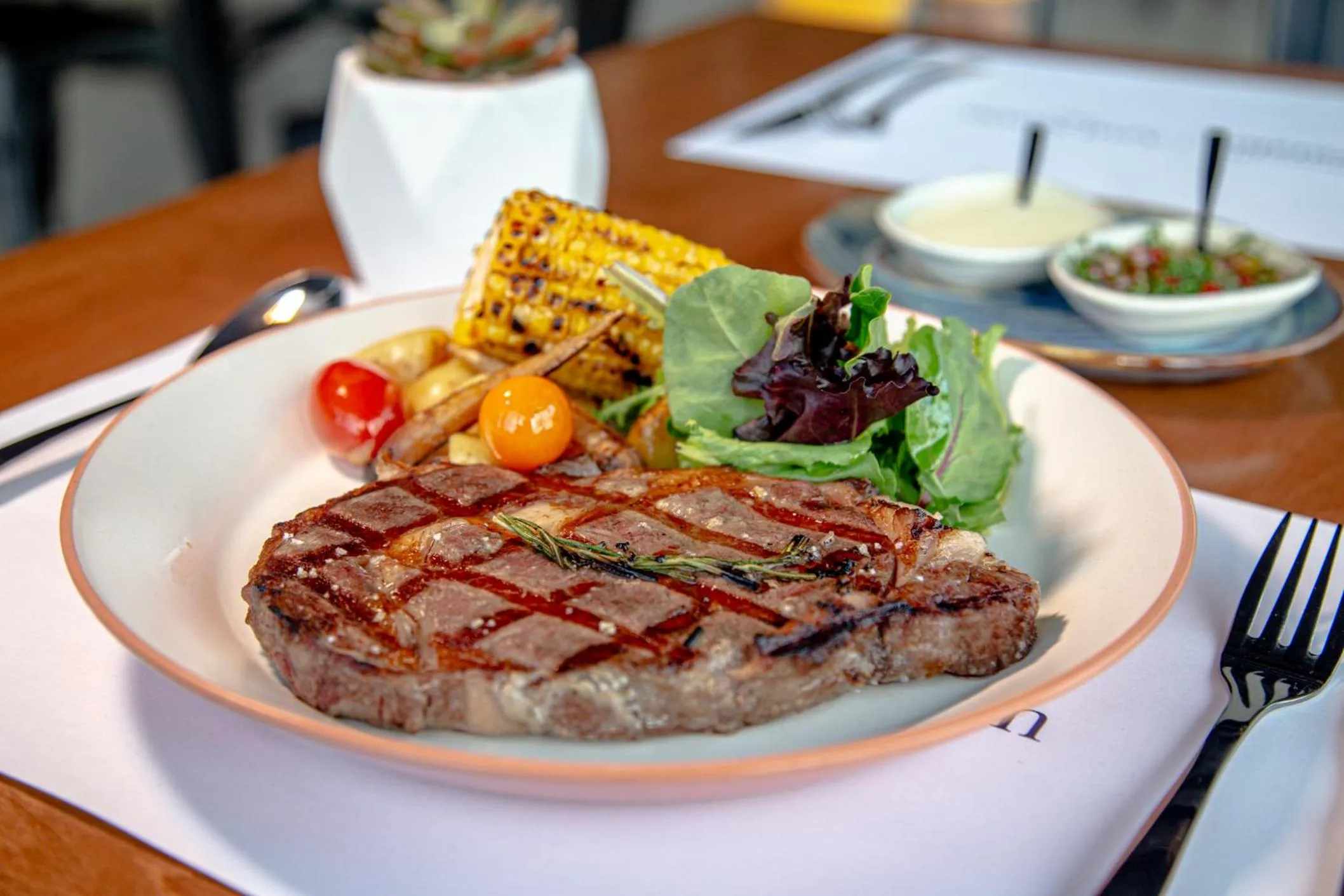 Food and drinks in InHouse Glamping Hotel La Paz