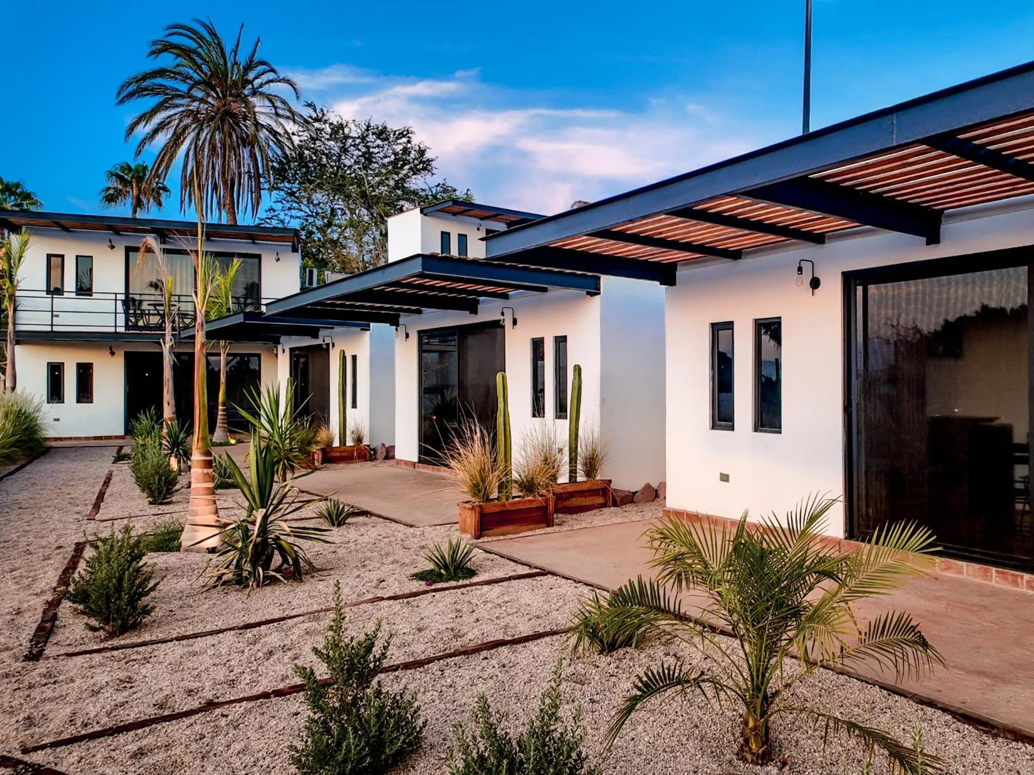 Day in InHouse Glamping Hotel La Paz