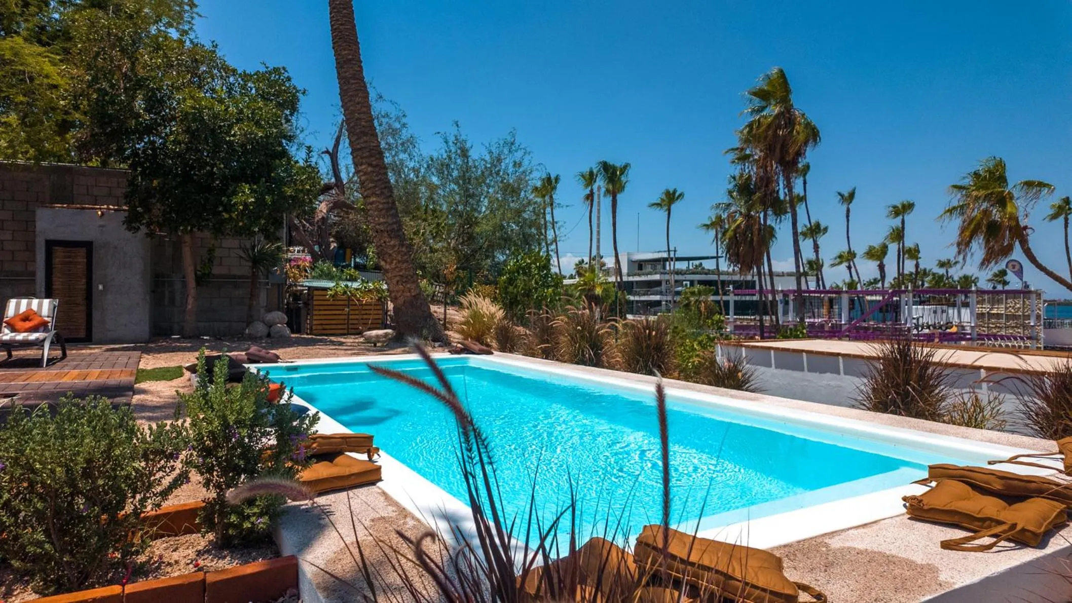 Day in InHouse Glamping Hotel La Paz