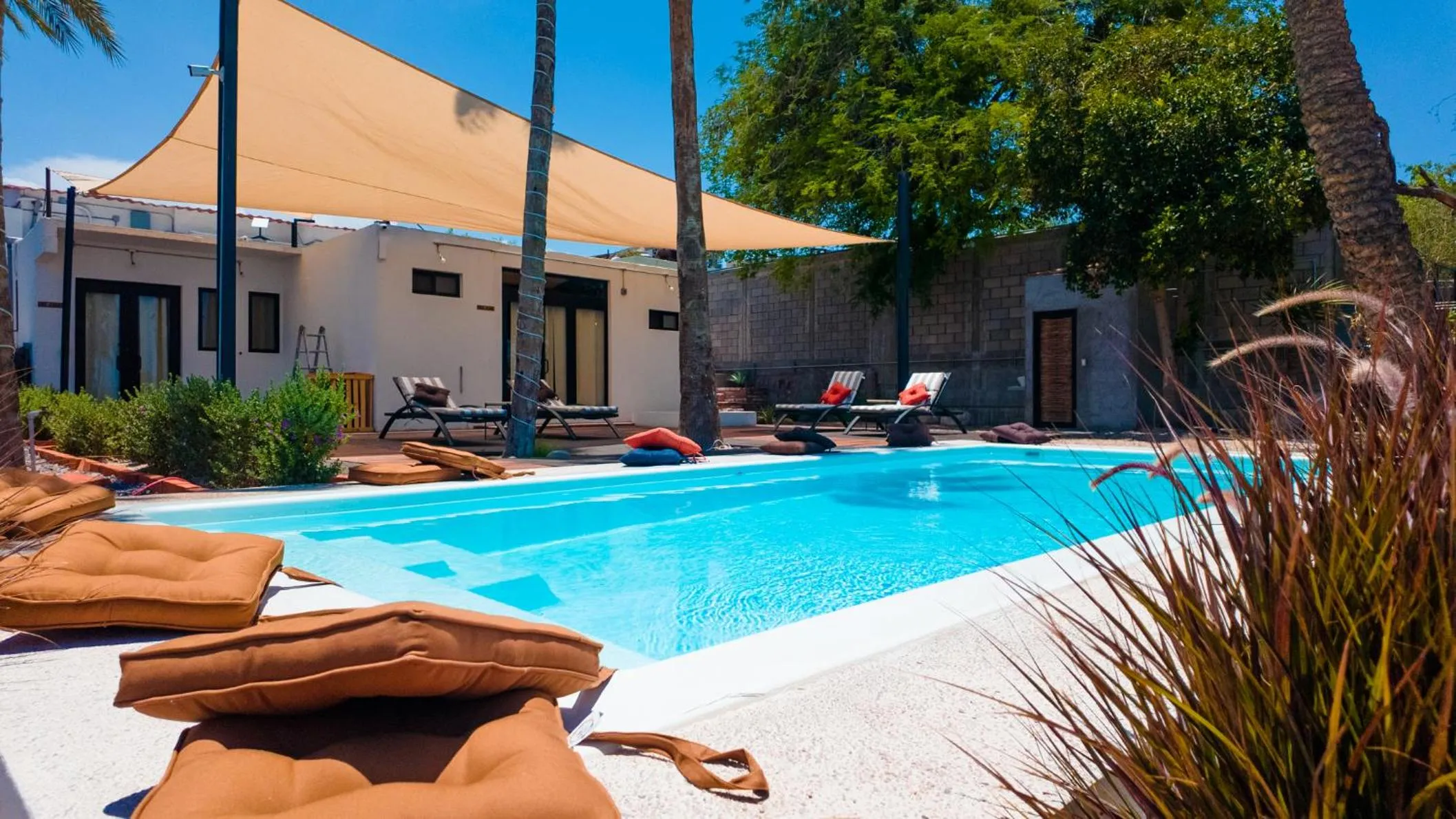 Day in InHouse Glamping Hotel La Paz