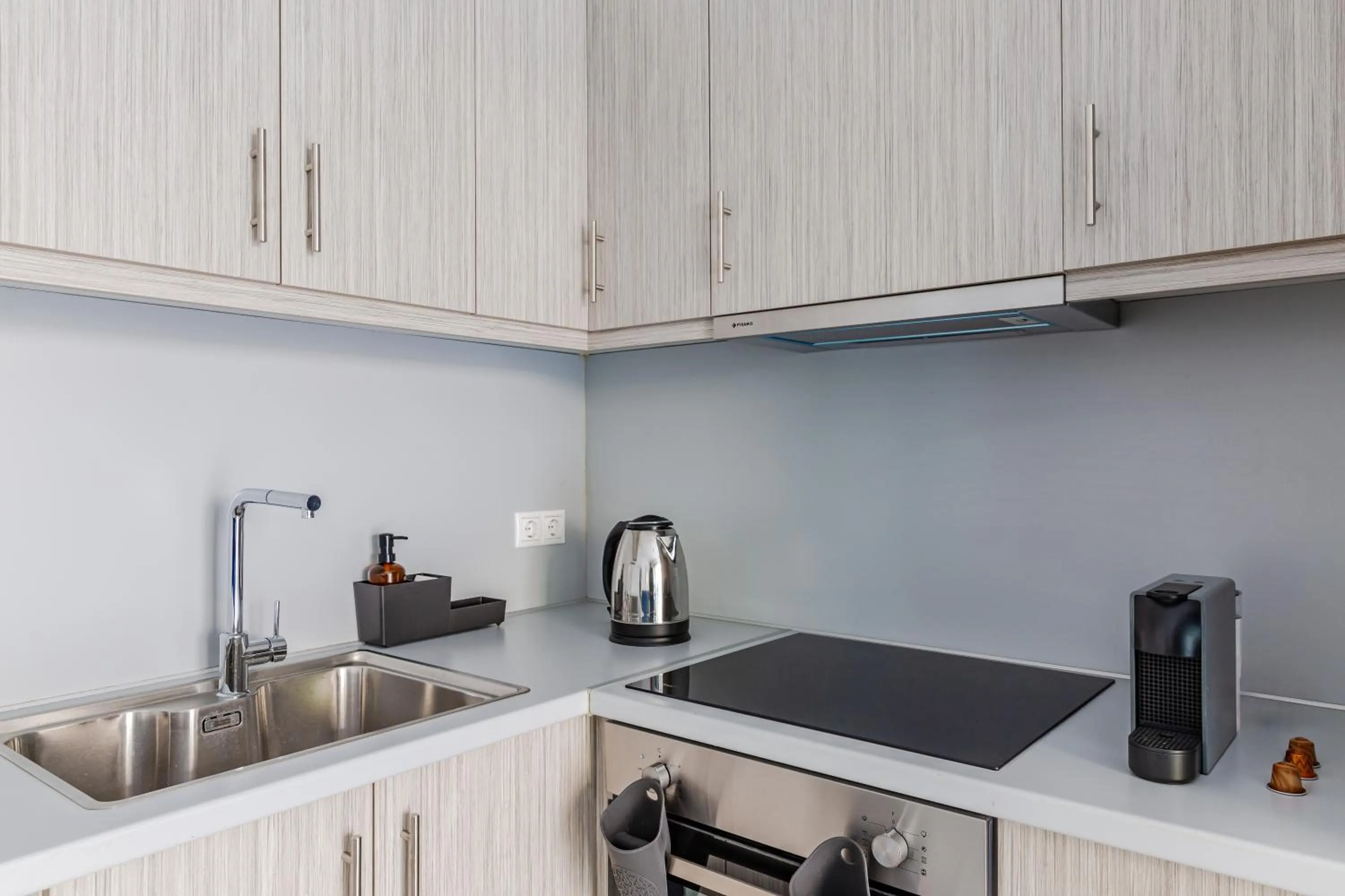 Coffee/tea facilities in Noon Smart Residences