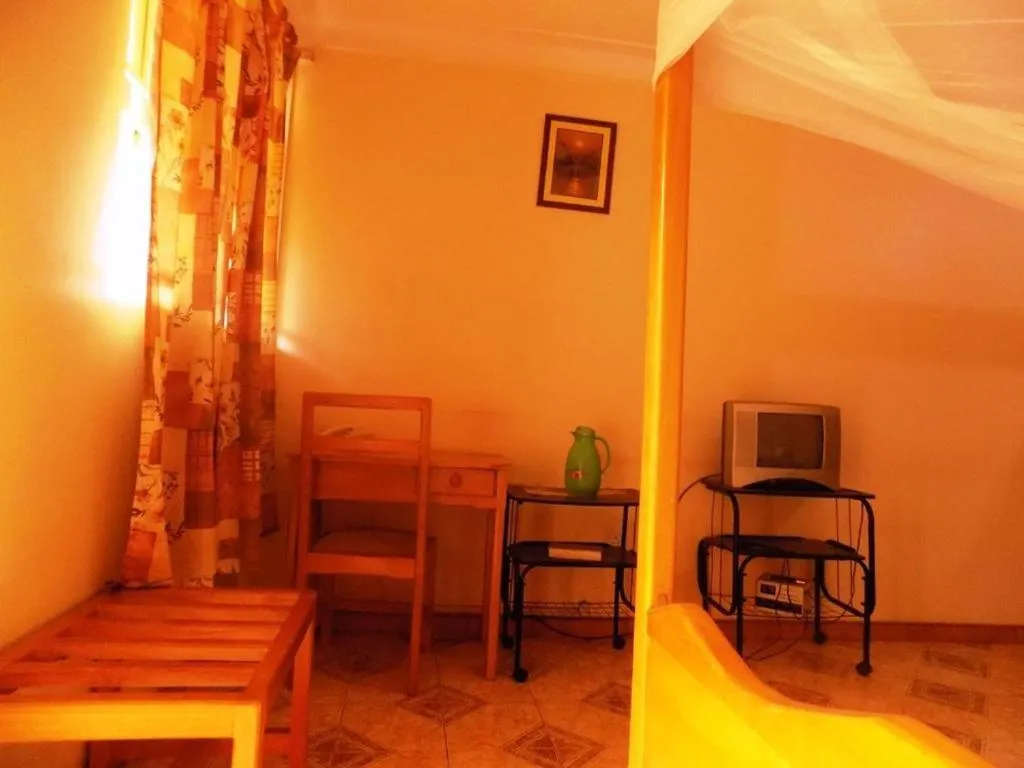 Palm Springs Hotel Masaka