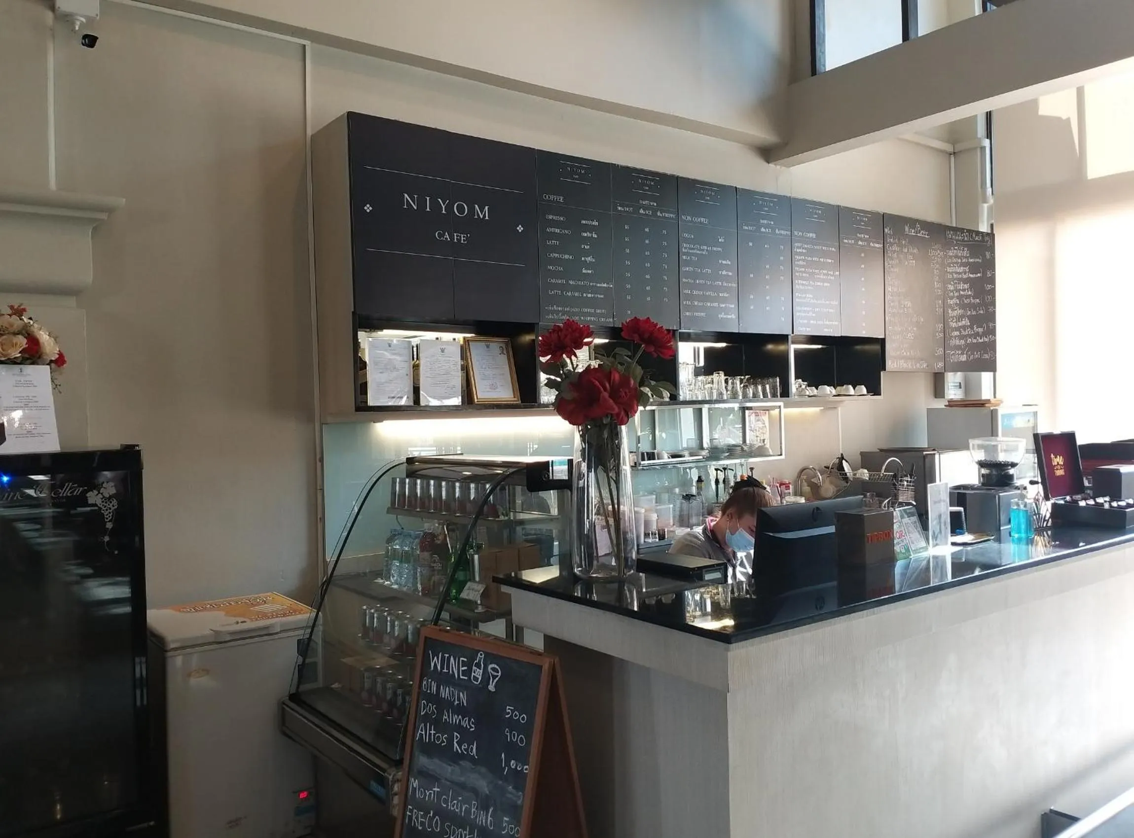 Lounge or bar in Songphanburi Hotel