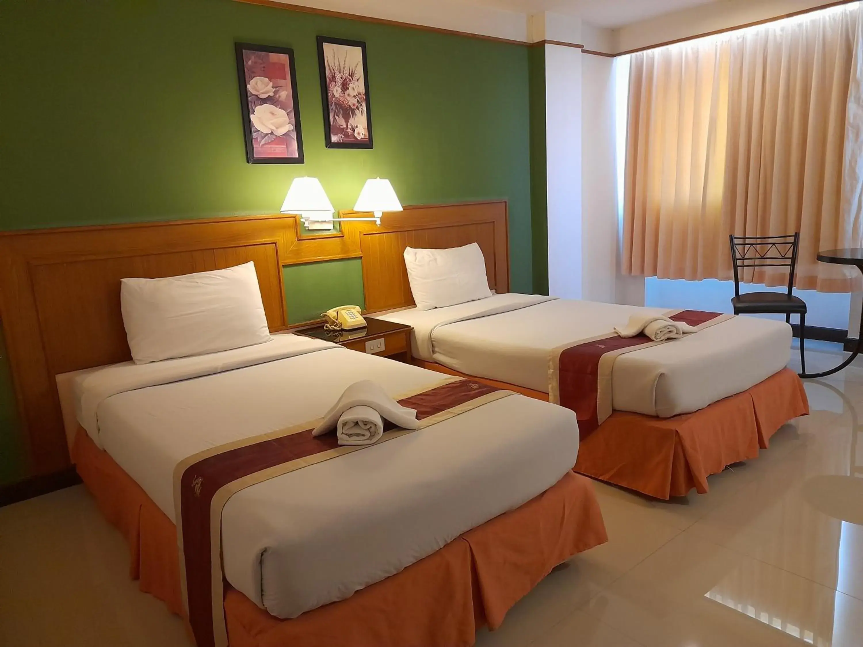 Standard Twin Room in Songphanburi Hotel Standard Twin Room in Songphanburi Hotel