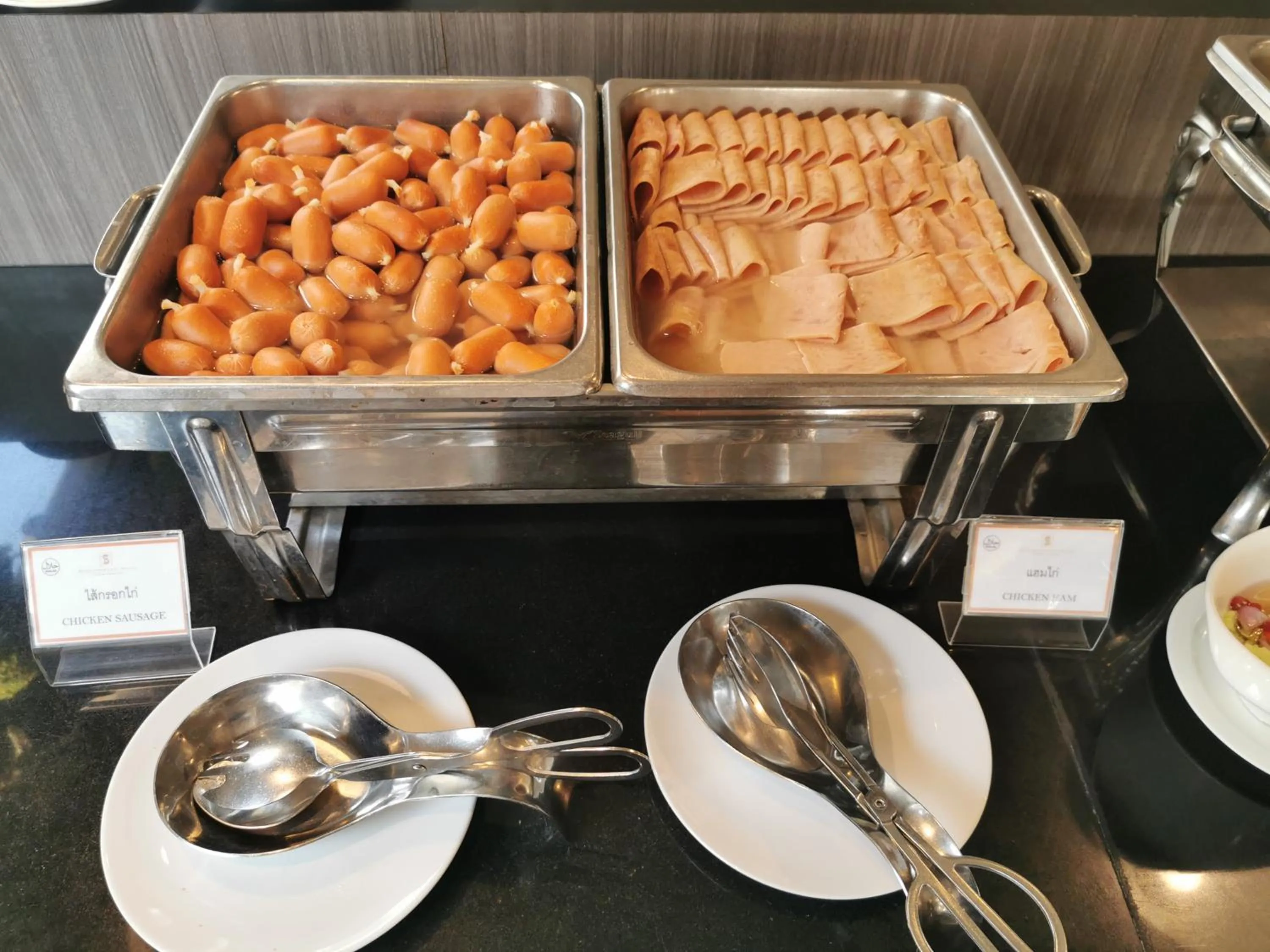 Buffet breakfast in Songphanburi Hotel