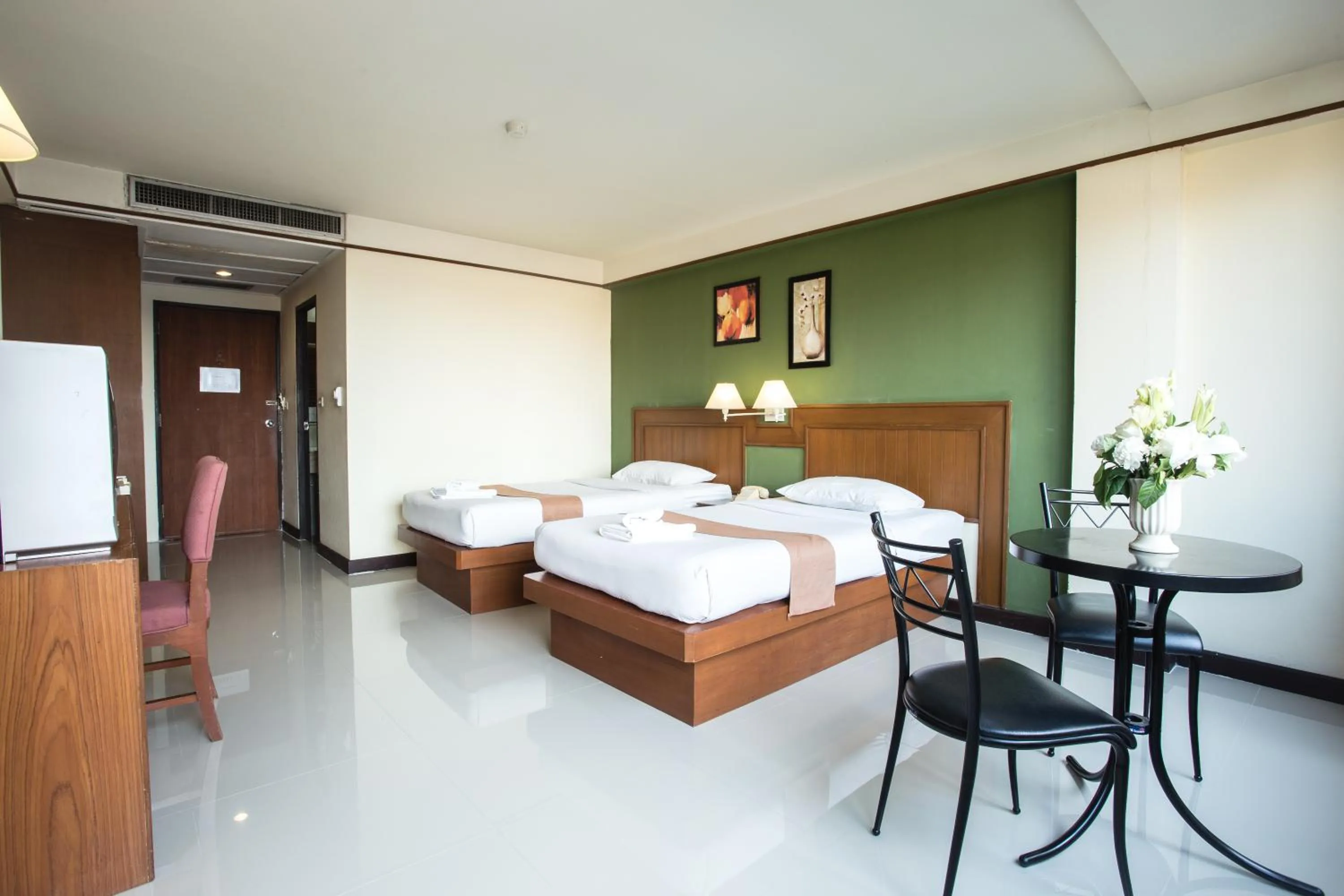 Photo of the whole room, Bed in Songphanburi Hotel