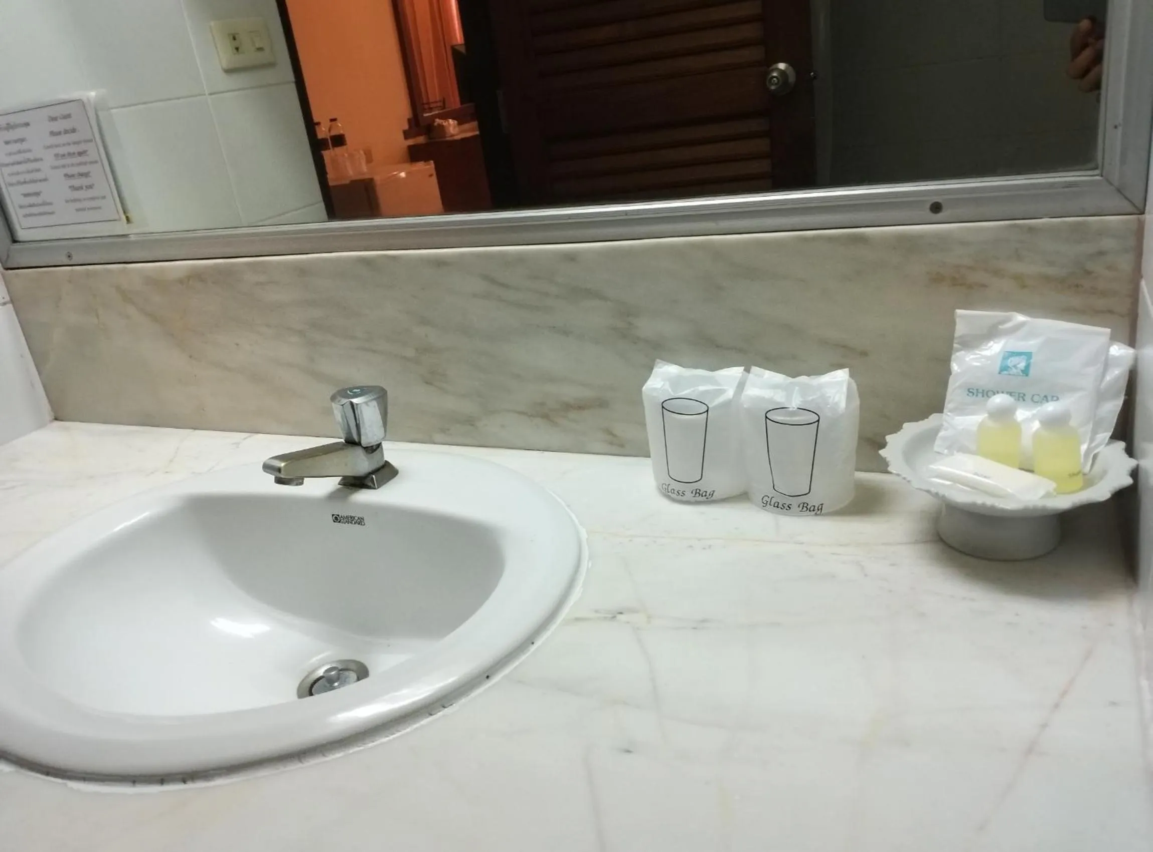 Bathroom in Songphanburi Hotel