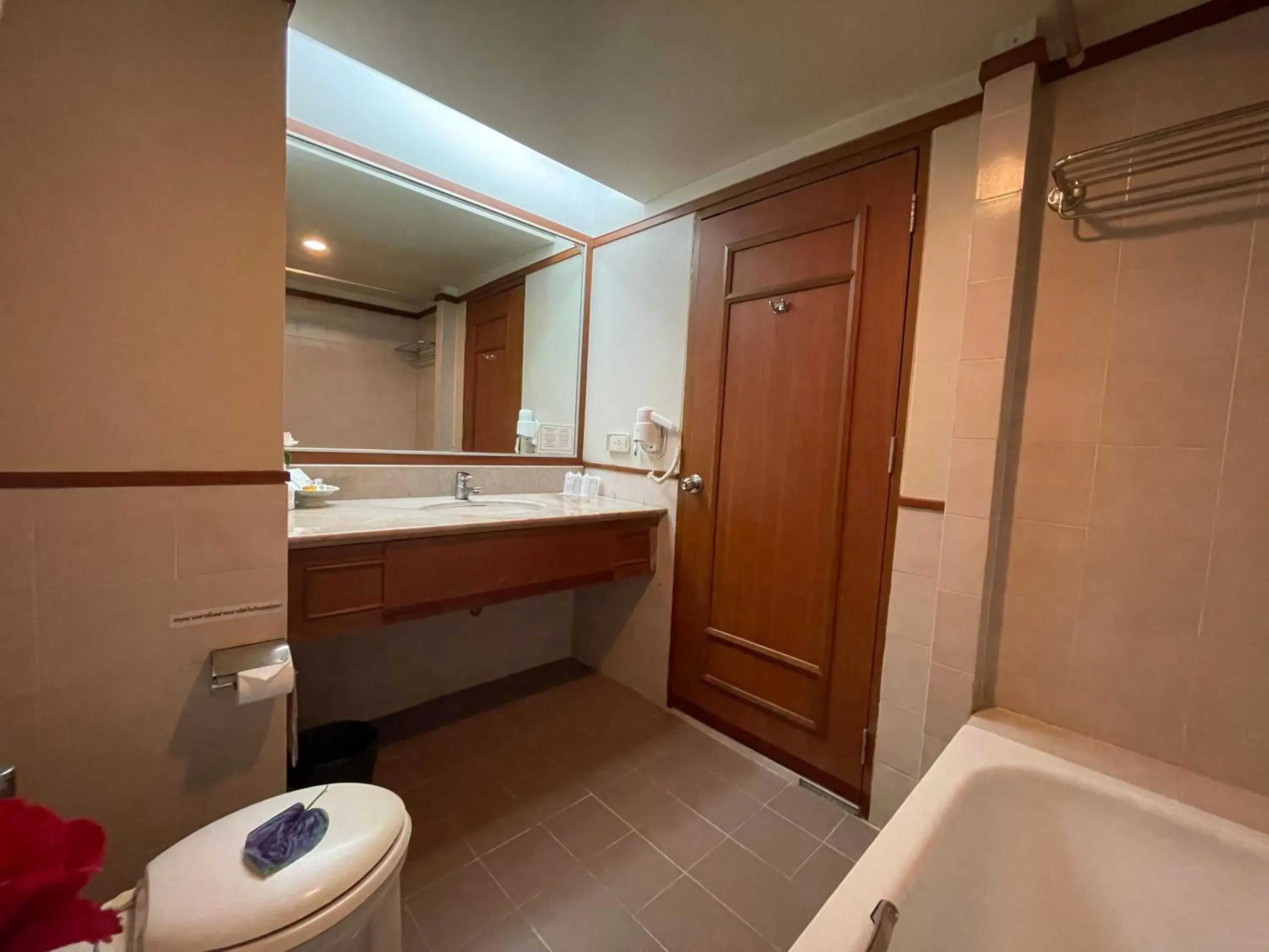 Deluxe Double or Twin Room with Pool View in Songphanburi Hotel Deluxe Double or Twin Room with Pool View in Songphanburi Hotel