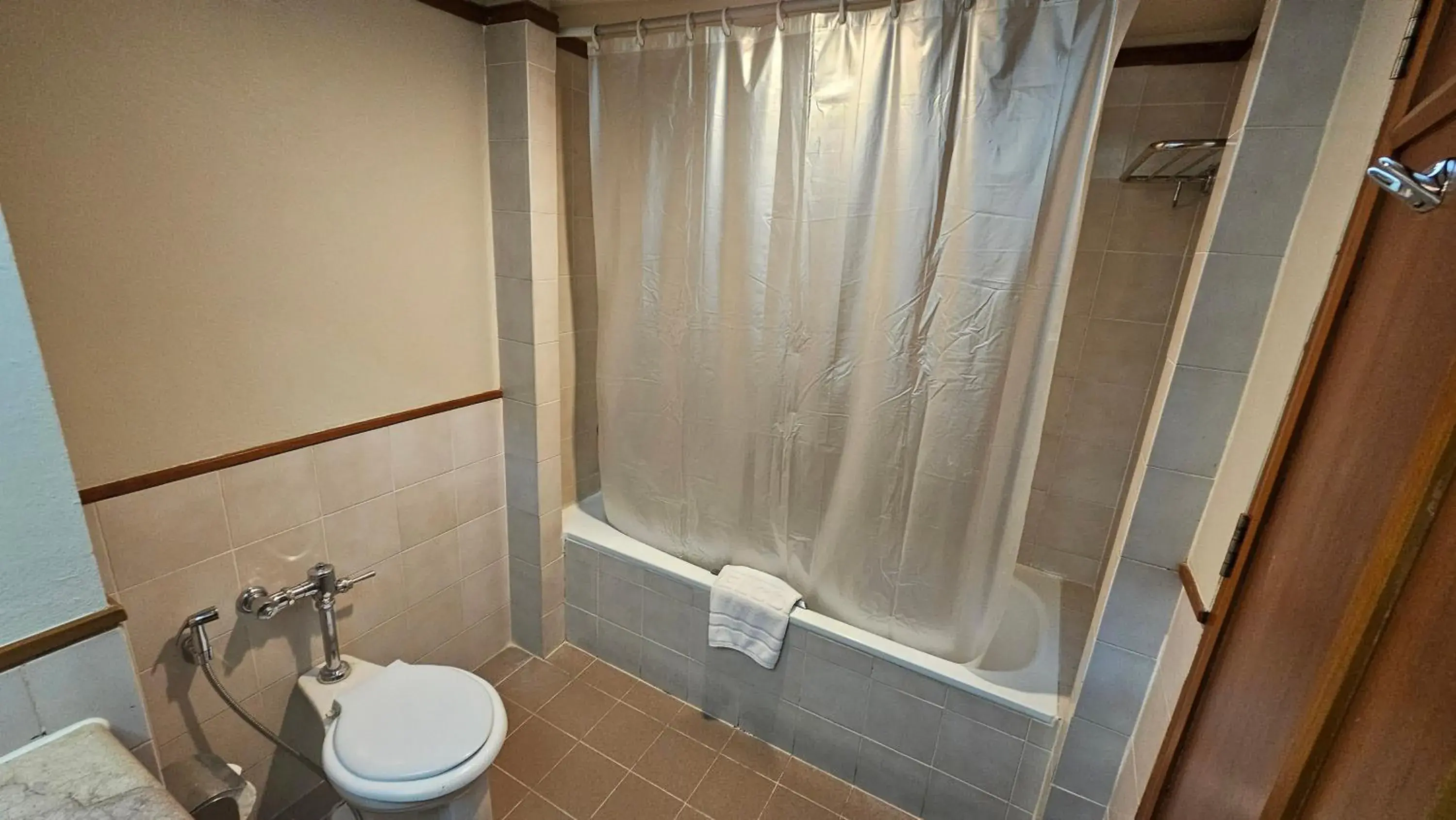 Superior Twin Room in Songphanburi Hotel Superior Twin Room in Songphanburi Hotel