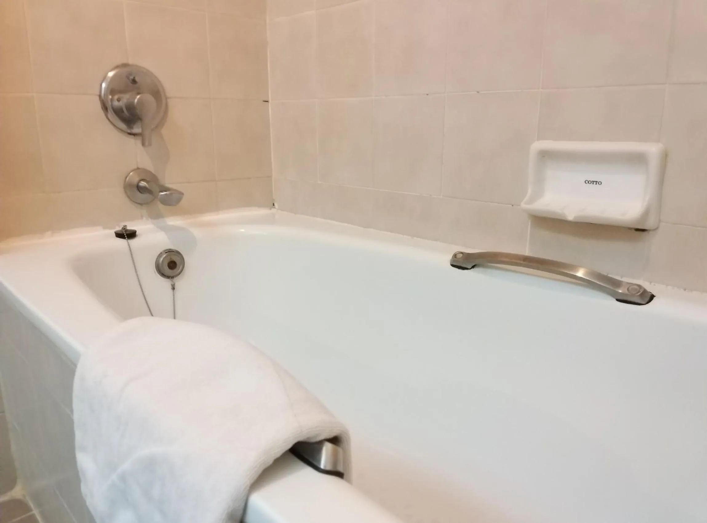 Bath in Songphanburi Hotel