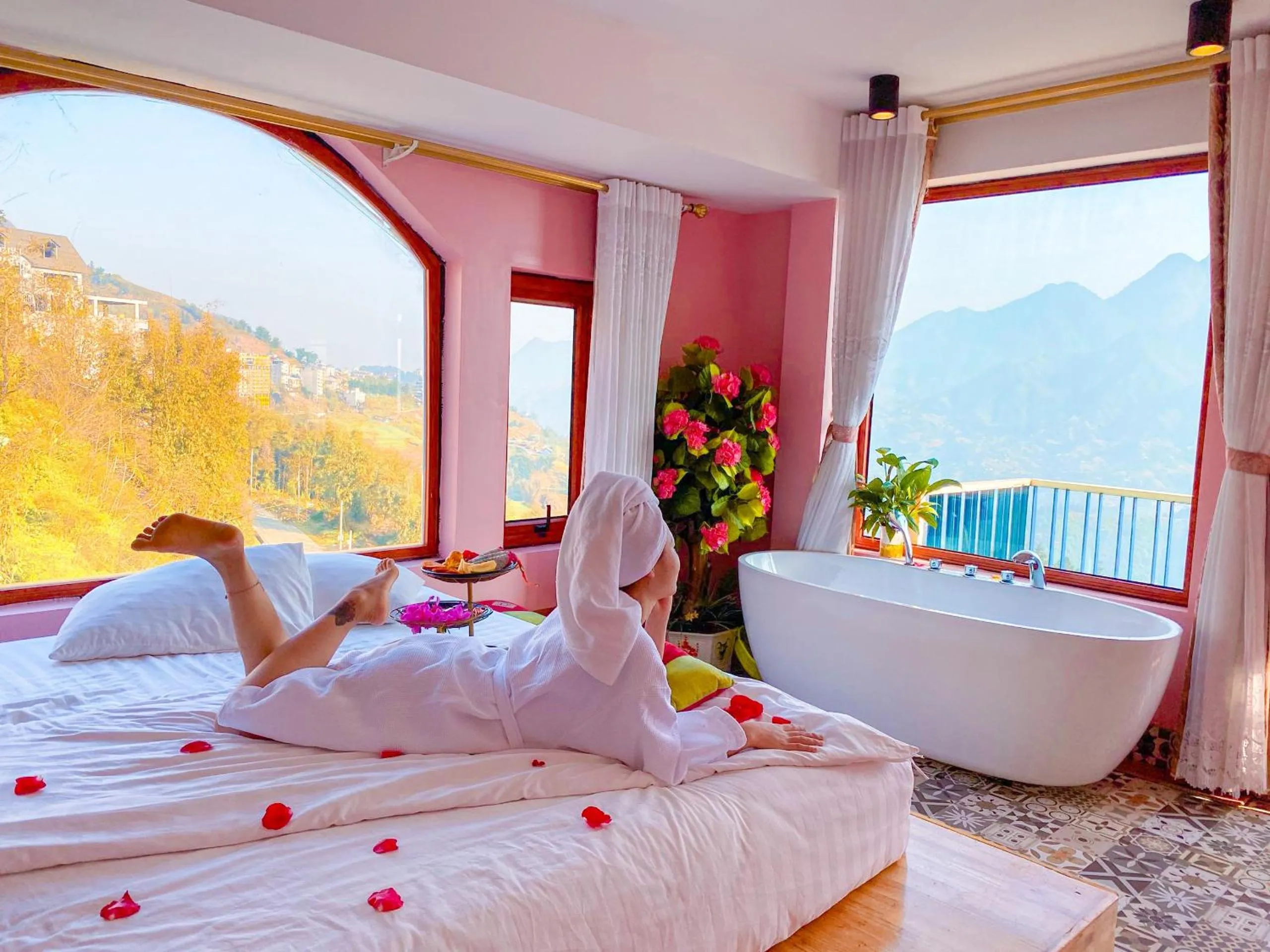 Bed in Sapa Scenery Hotel