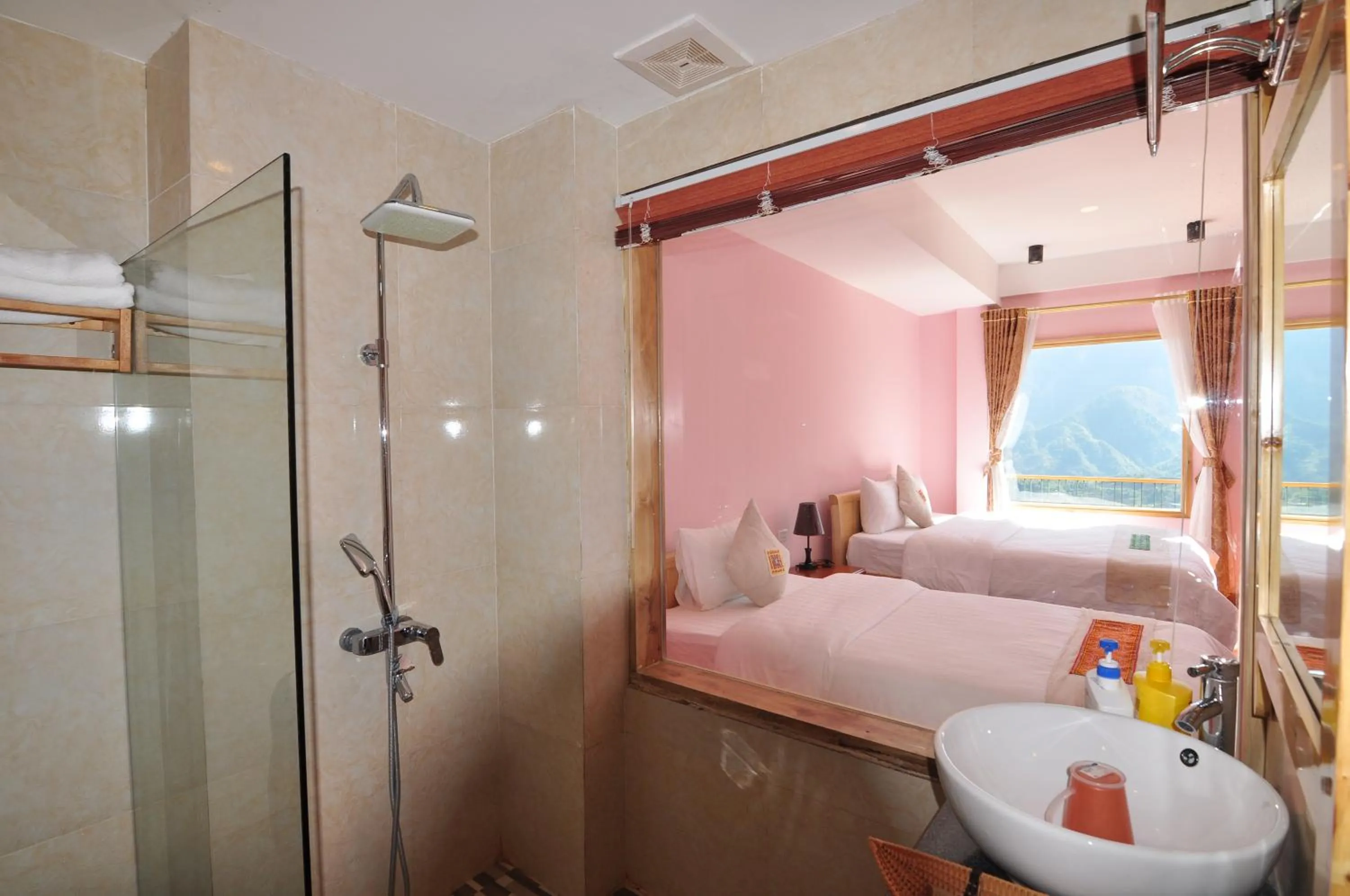 Shower, Bed in Sapa Scenery Hotel