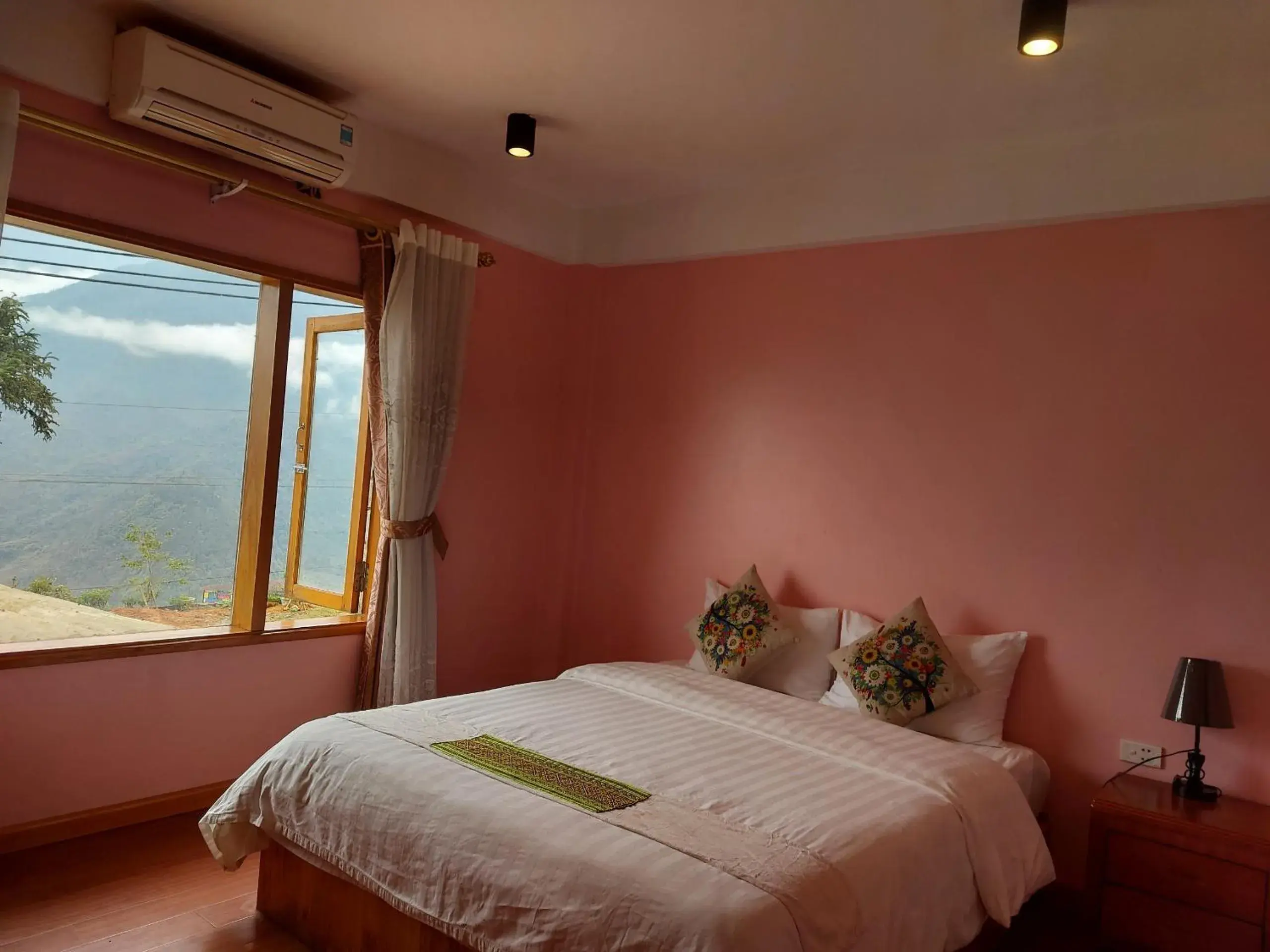 Queen Room with Garden View in Sapa Scenery Hotel Queen Room with Garden View in Sapa Scenery Hotel