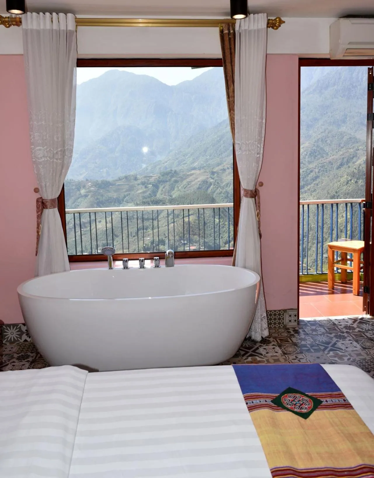 Bed in Sapa Scenery Hotel