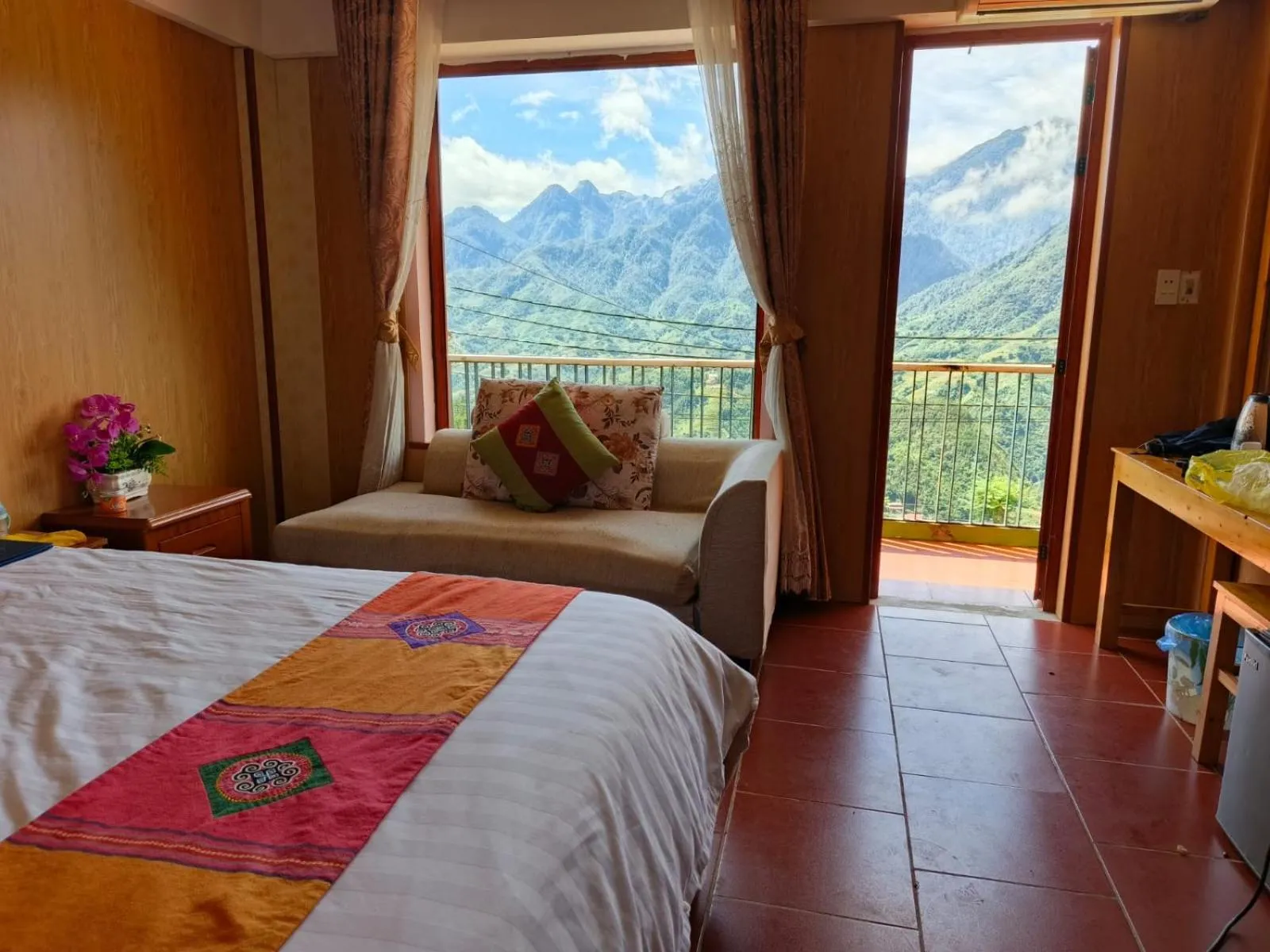 Bed in Sapa Scenery Hotel