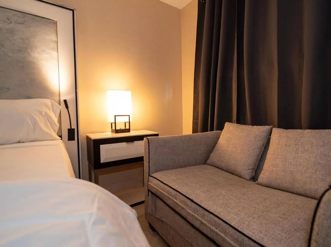 Bedroom, Bed in Nova Hotel Bronx