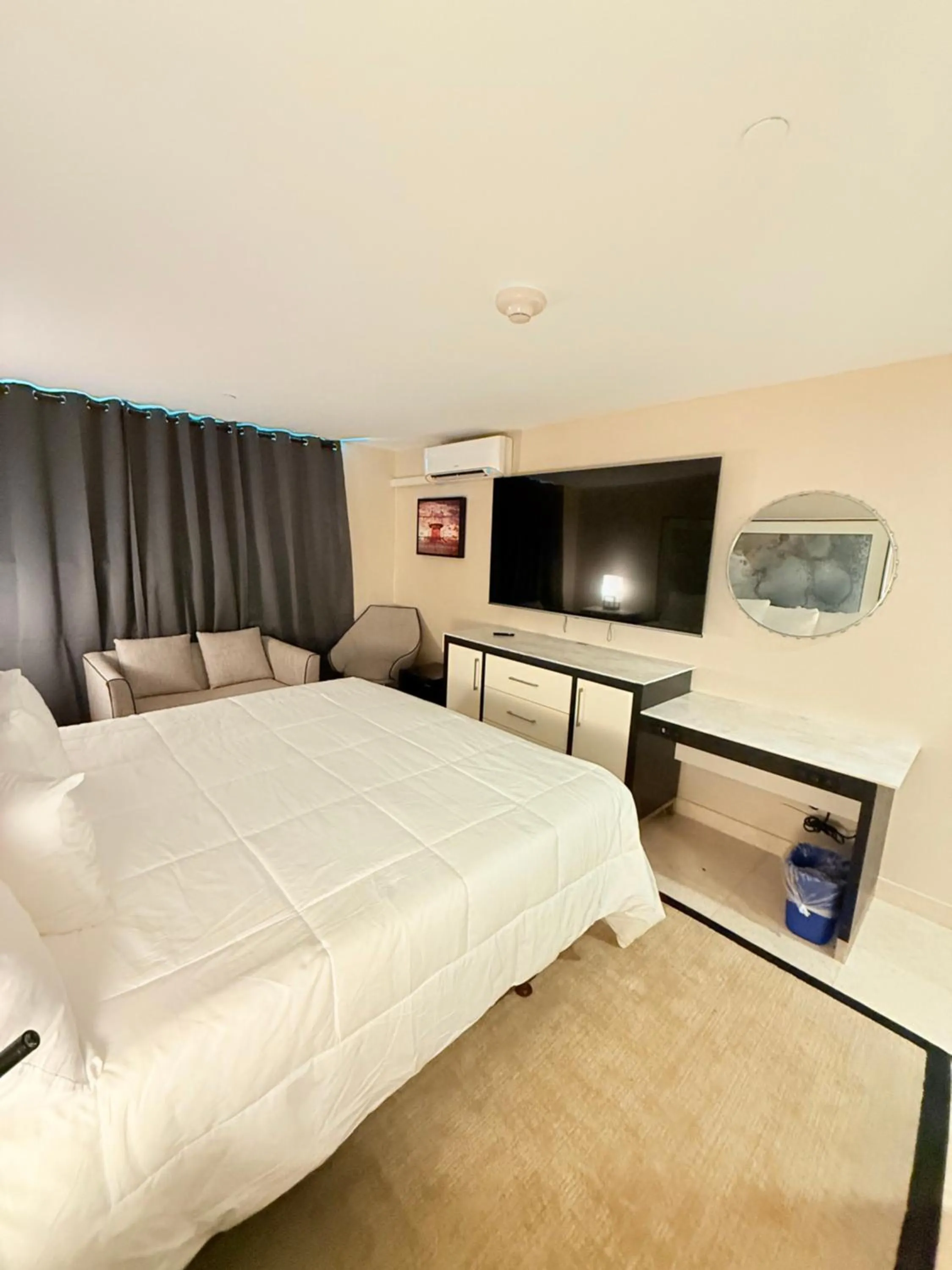 Bedroom, Bed in Nova Hotel Bronx