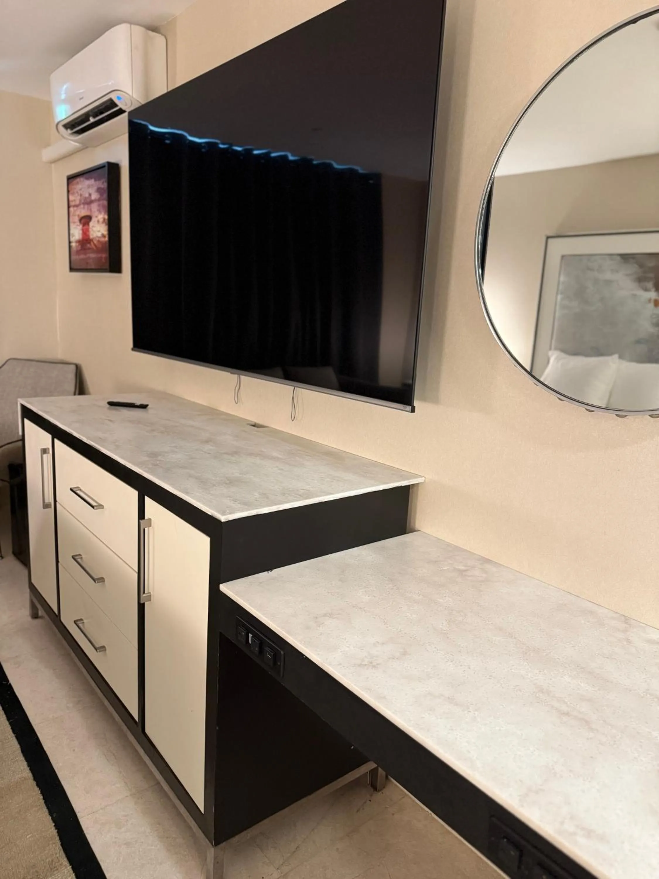 TV and multimedia in Nova Hotel Bronx