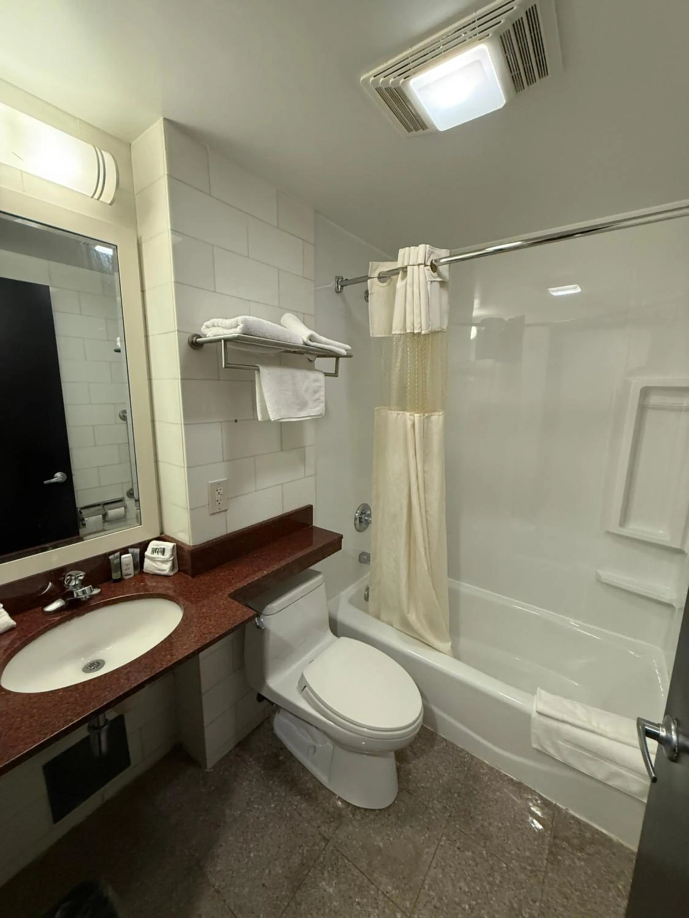 Bathroom in Nova Hotel Bronx