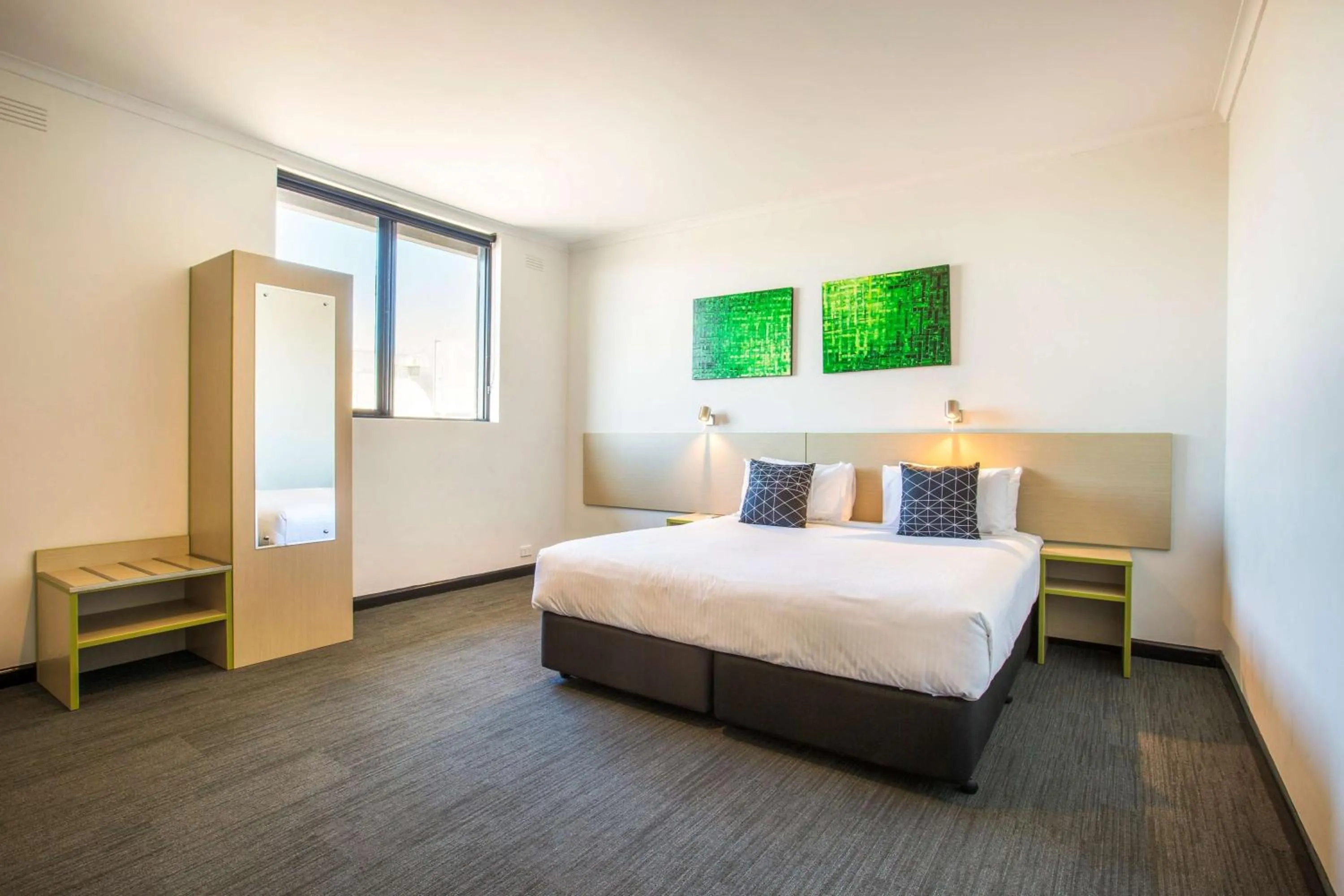 Bedroom, Bed in Nightcap at St Albans Hotel