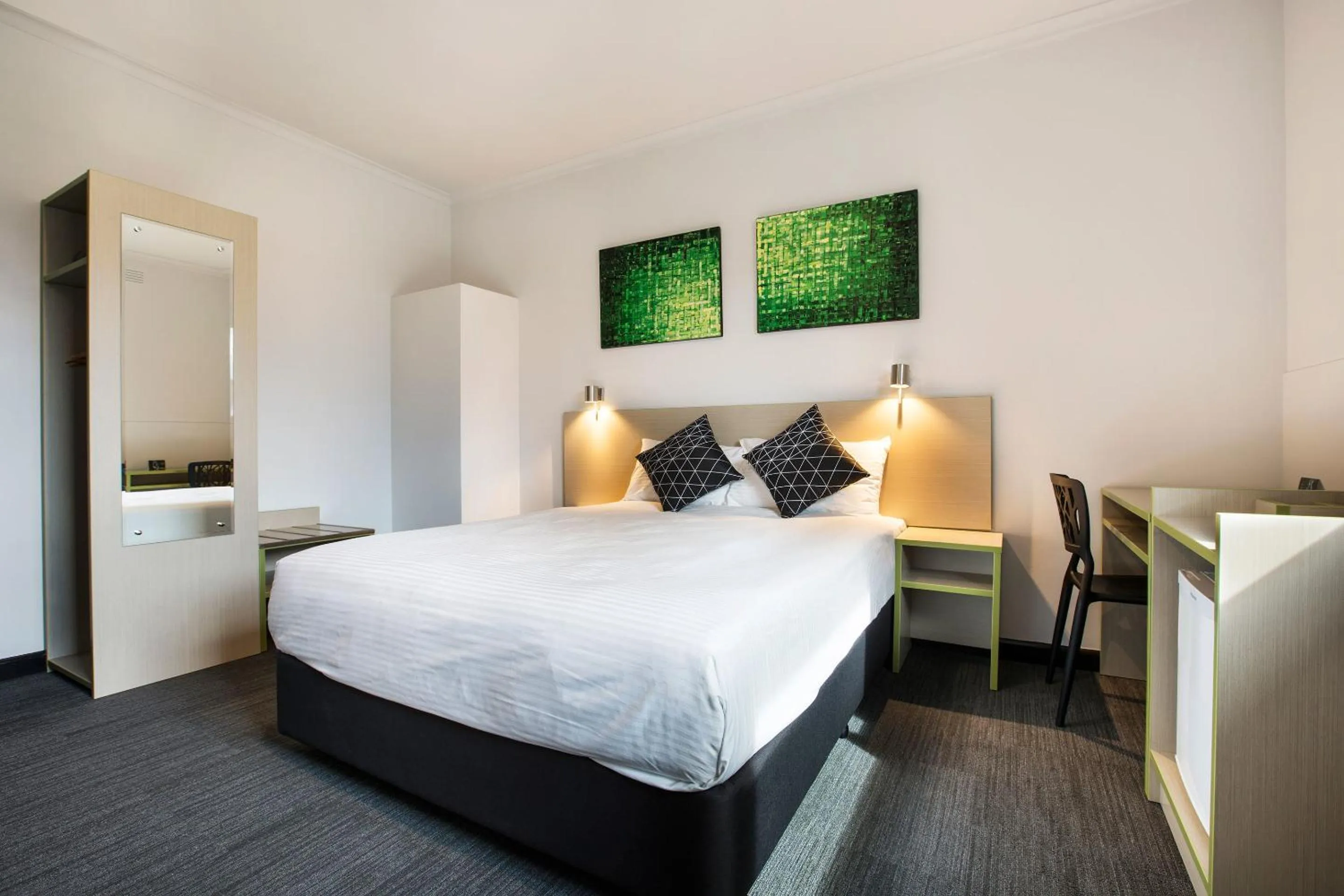 Bed in Nightcap at St Albans Hotel