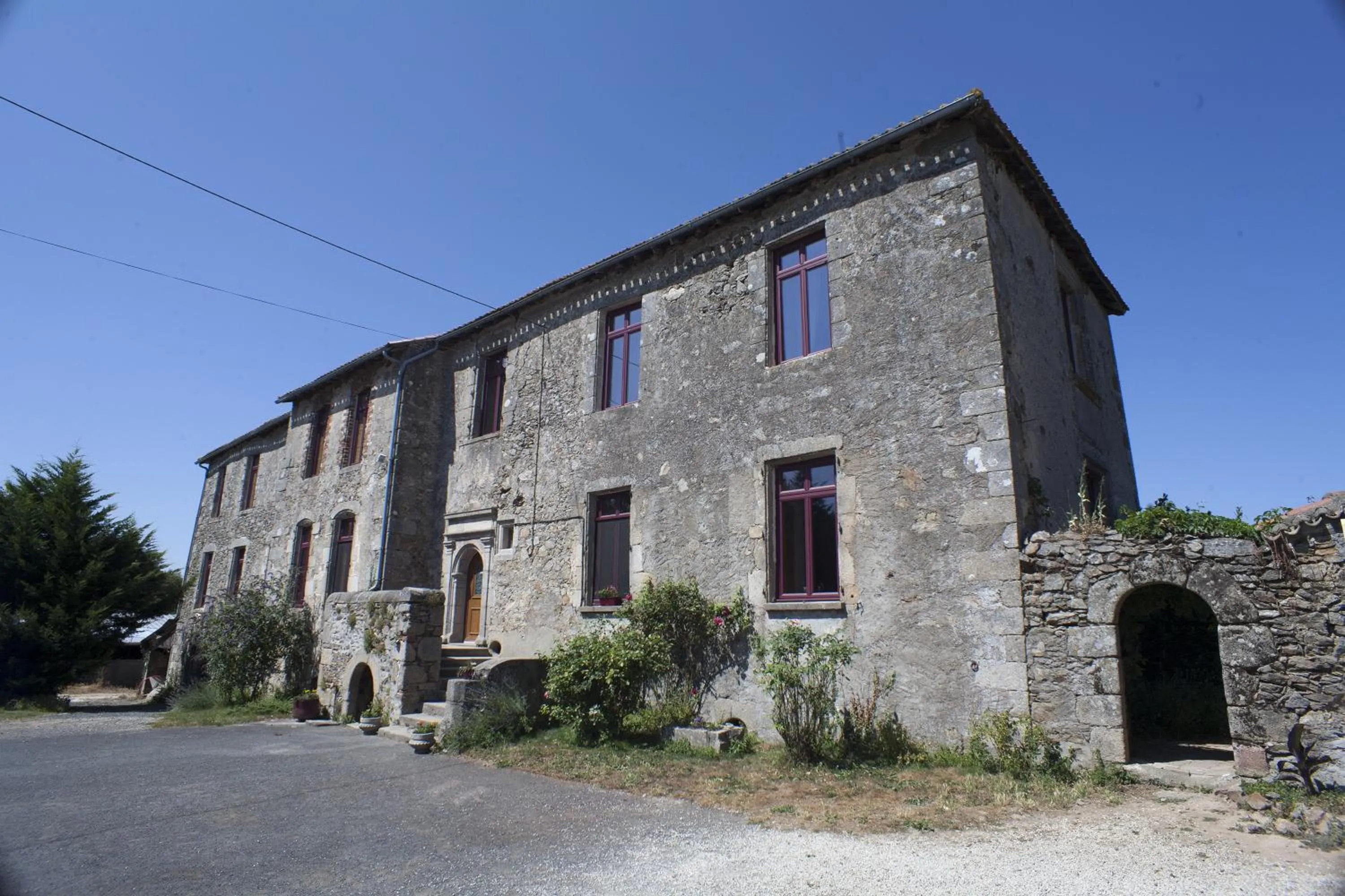 Property building in Logis de Riparfonds