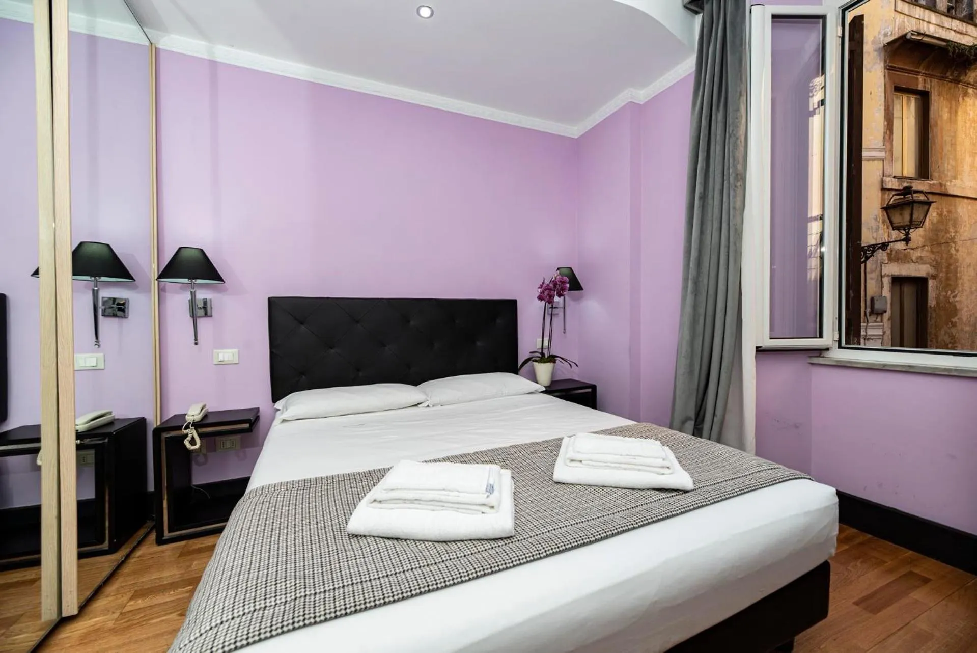 Bed in Imperium Suite Navona