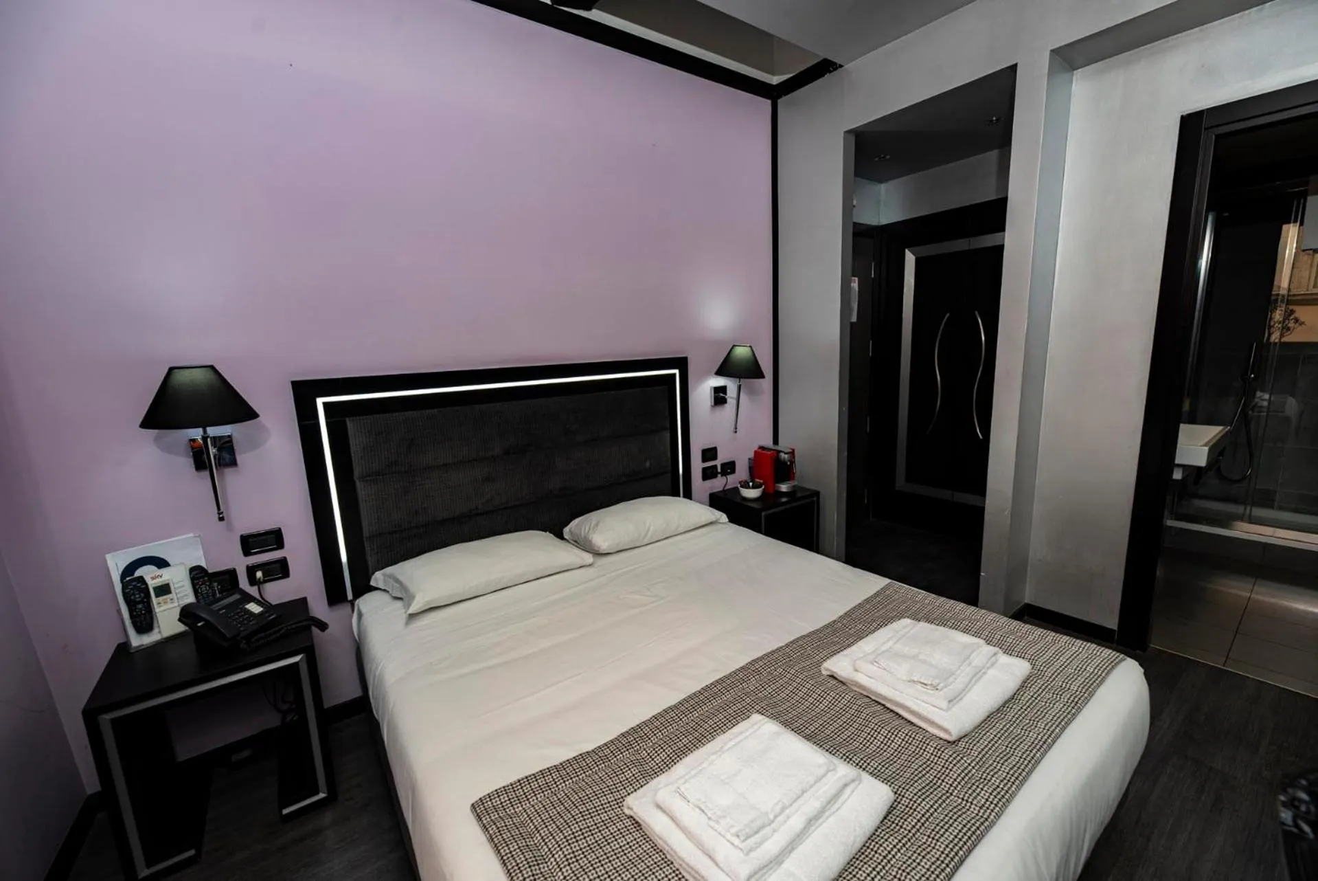 Bed in Imperium Suite Navona