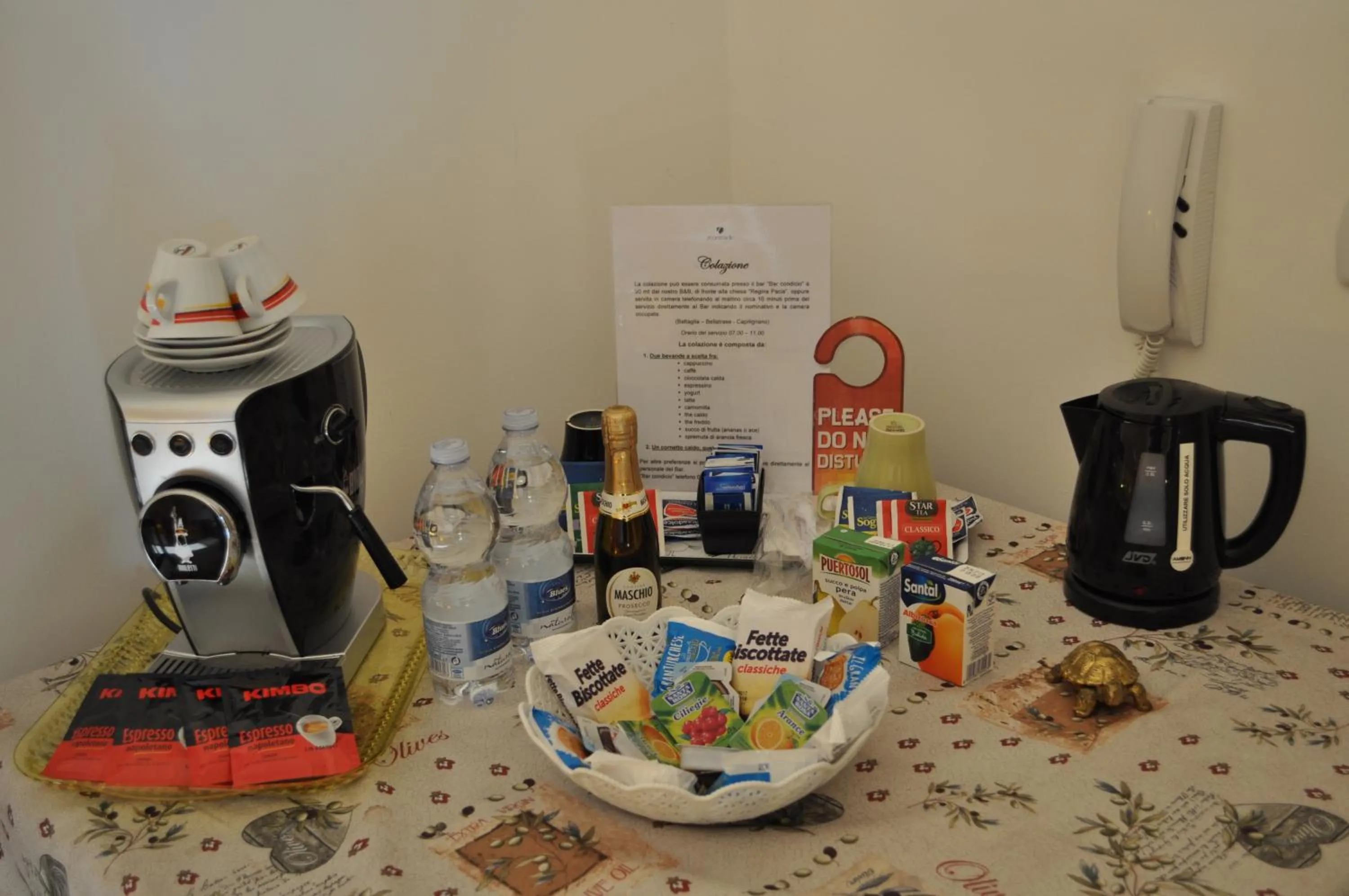 Coffee/tea facilities in 7 Contrade