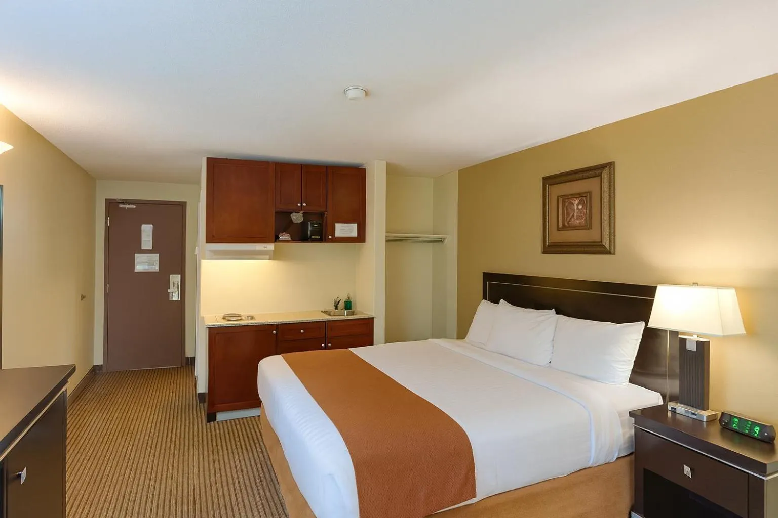 Bed in Travelodge by Wyndham Valleyview AB