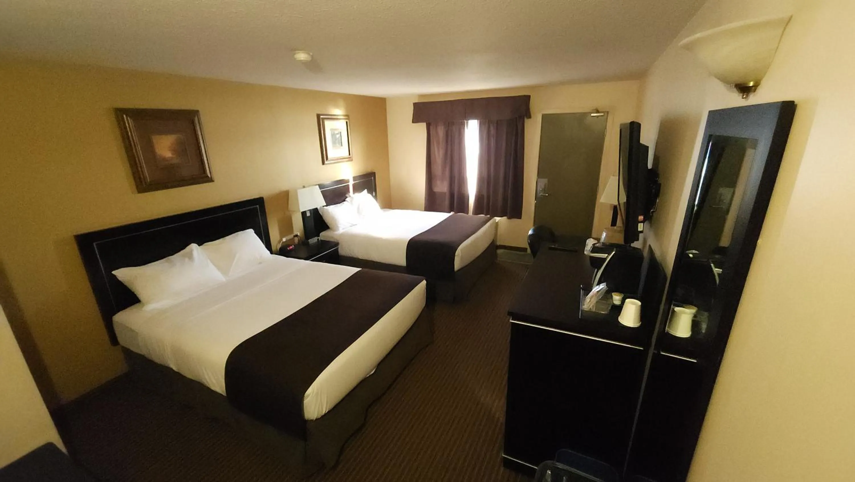 Bed in Travelodge by Wyndham Valleyview AB