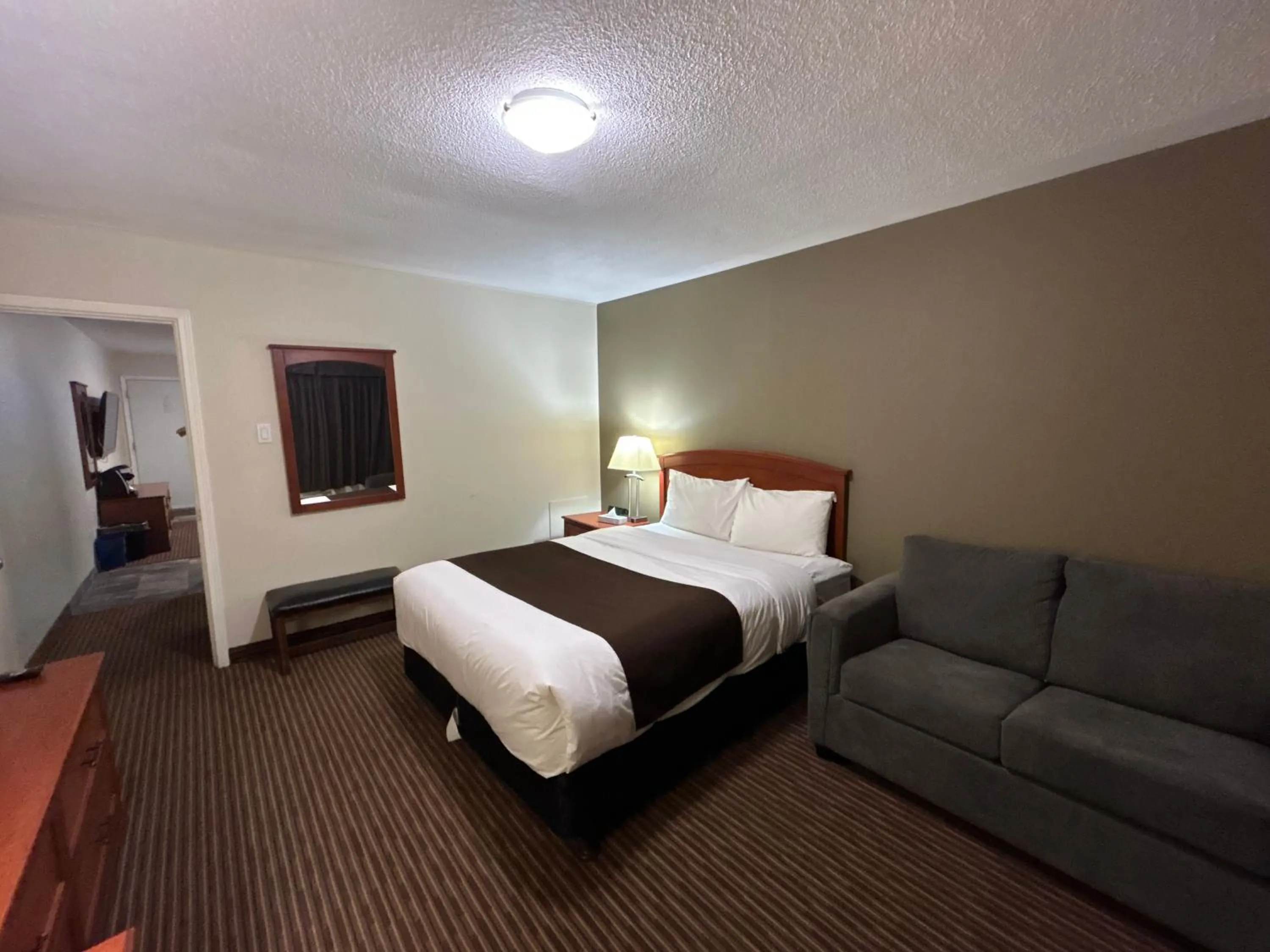 Bed in Travelodge by Wyndham Valleyview AB