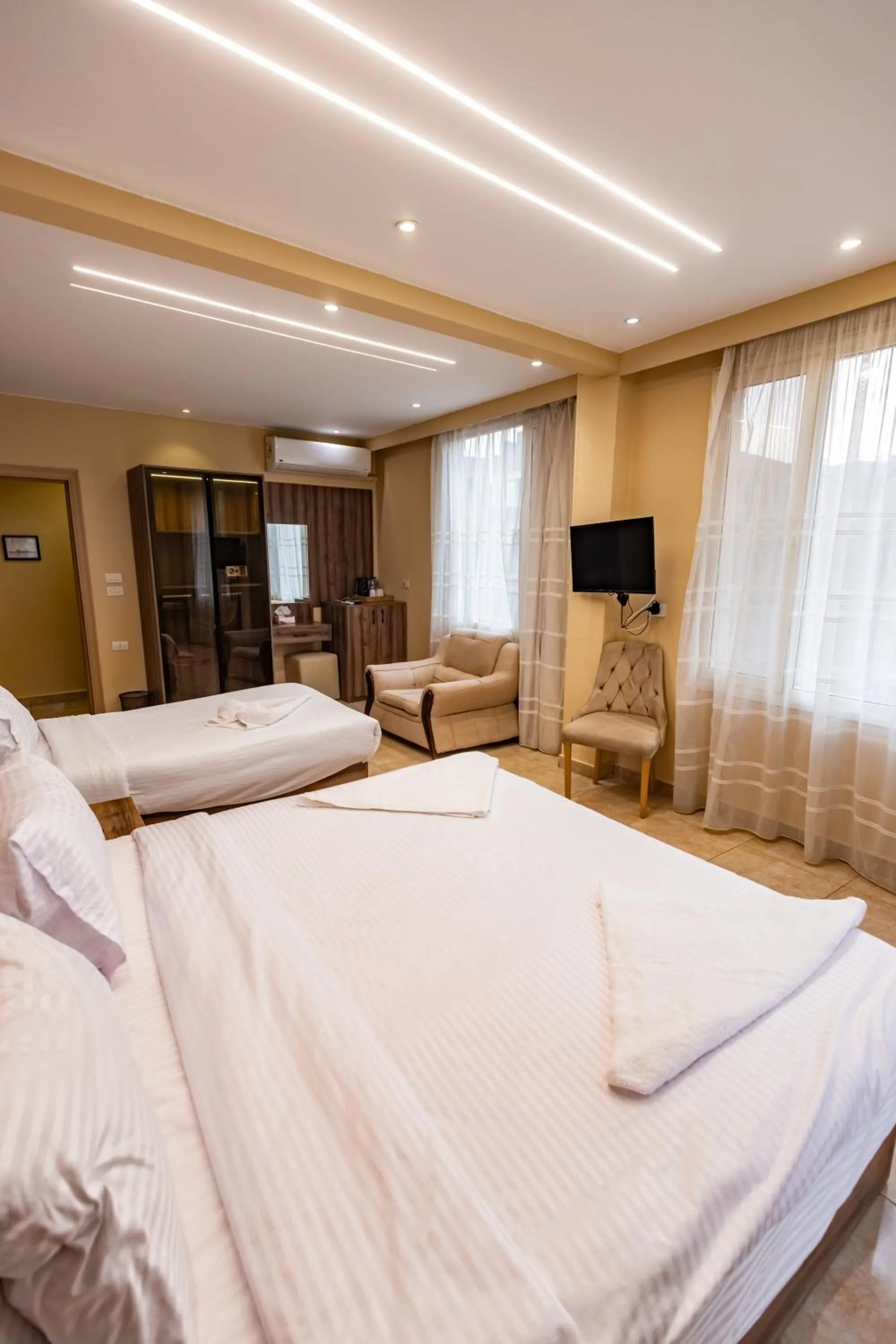 Photo of the whole room, Bed in The Palace Pyramids View Hotel