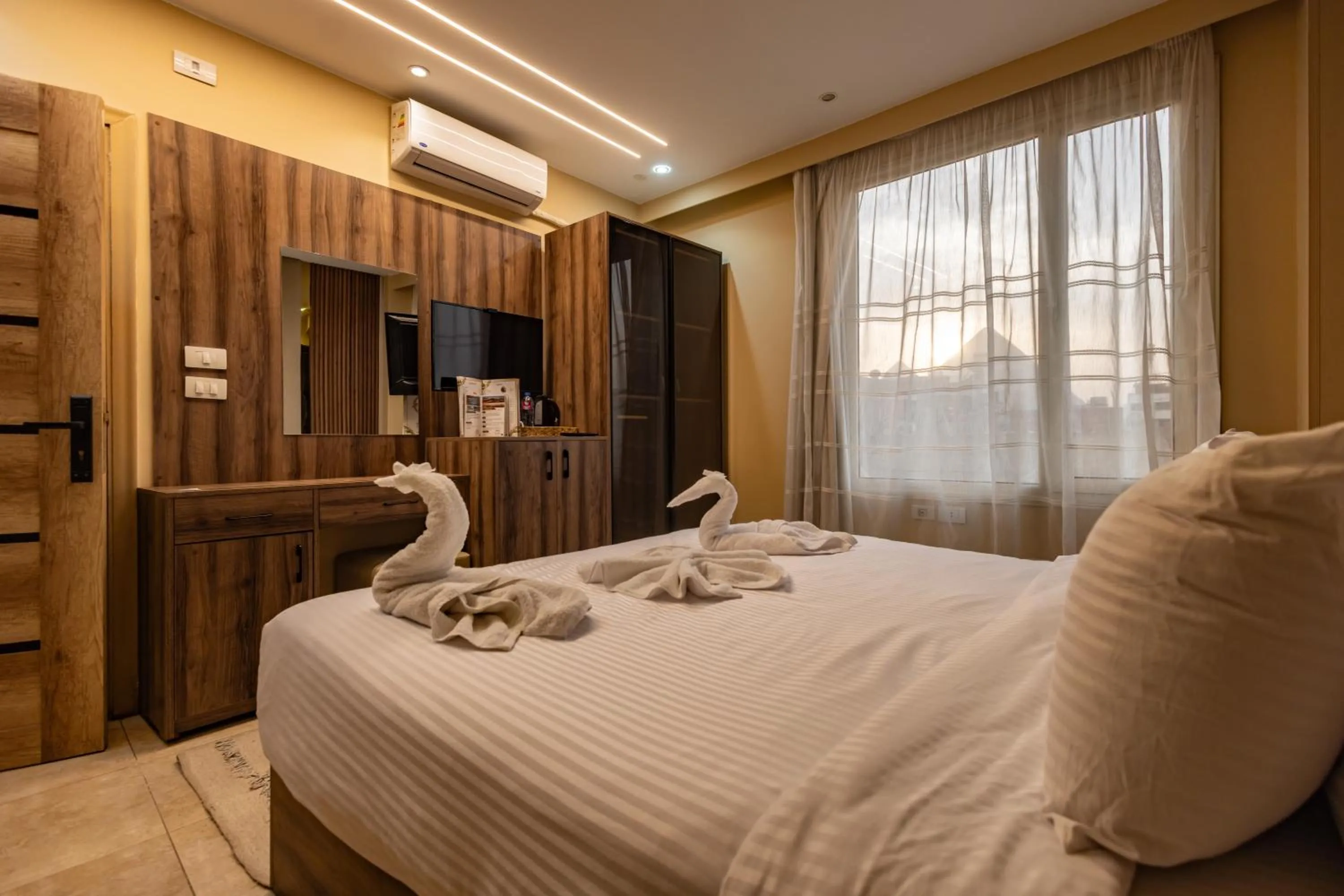 TV and multimedia, Bed in The Palace Pyramids View Hotel