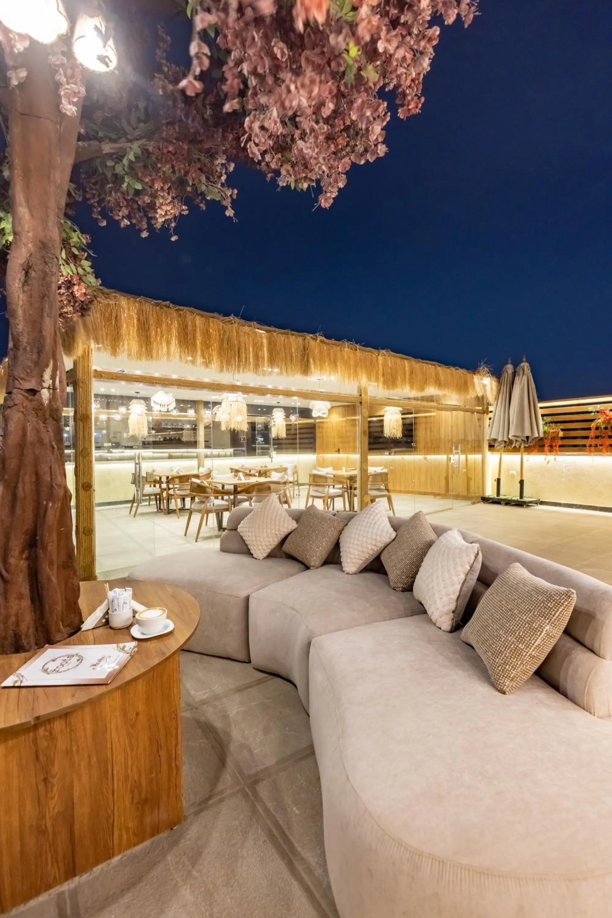 Night in The Palace Pyramids View Hotel