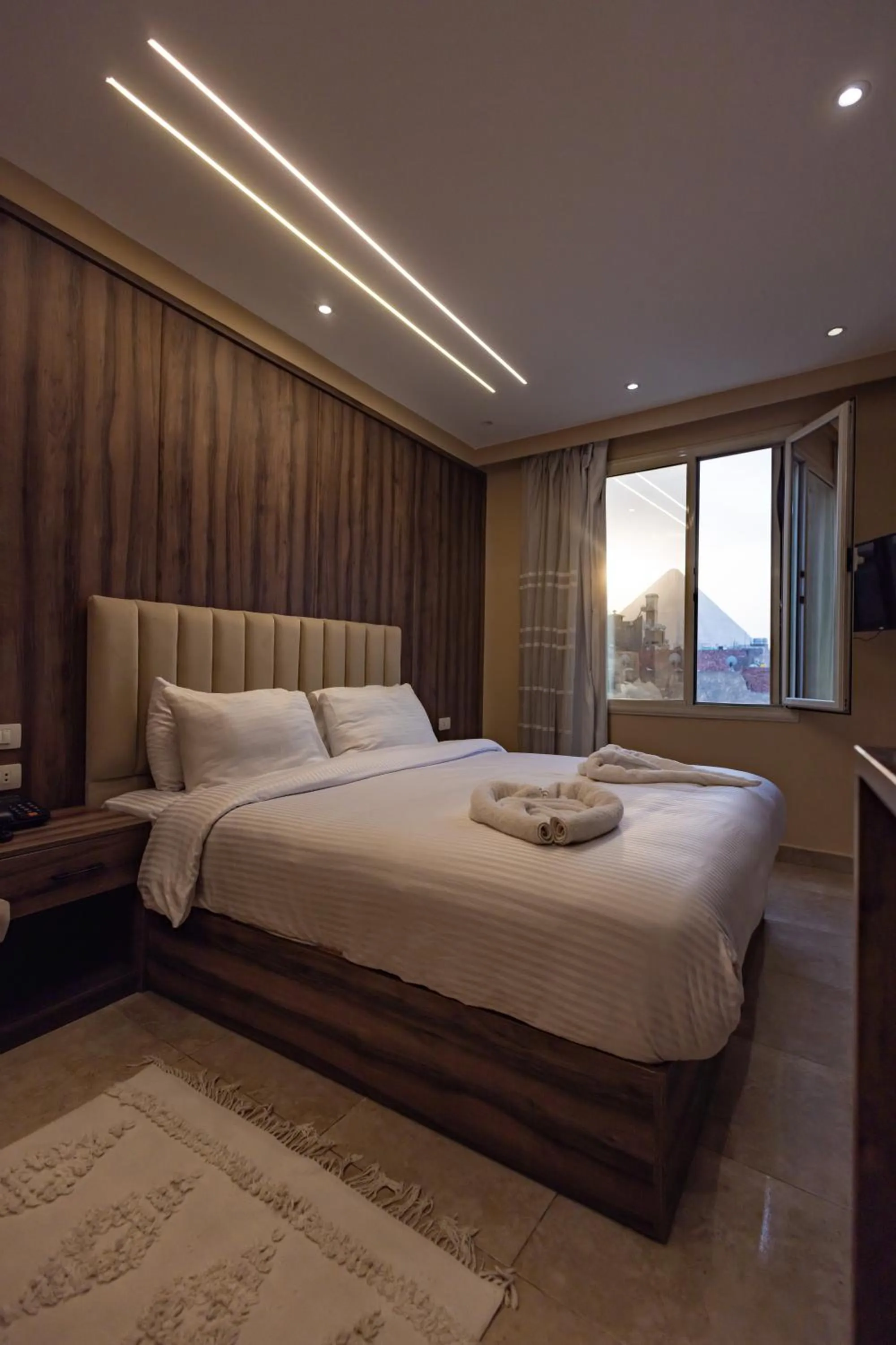 Nearby landmark, Bed in The Palace Pyramids View Hotel