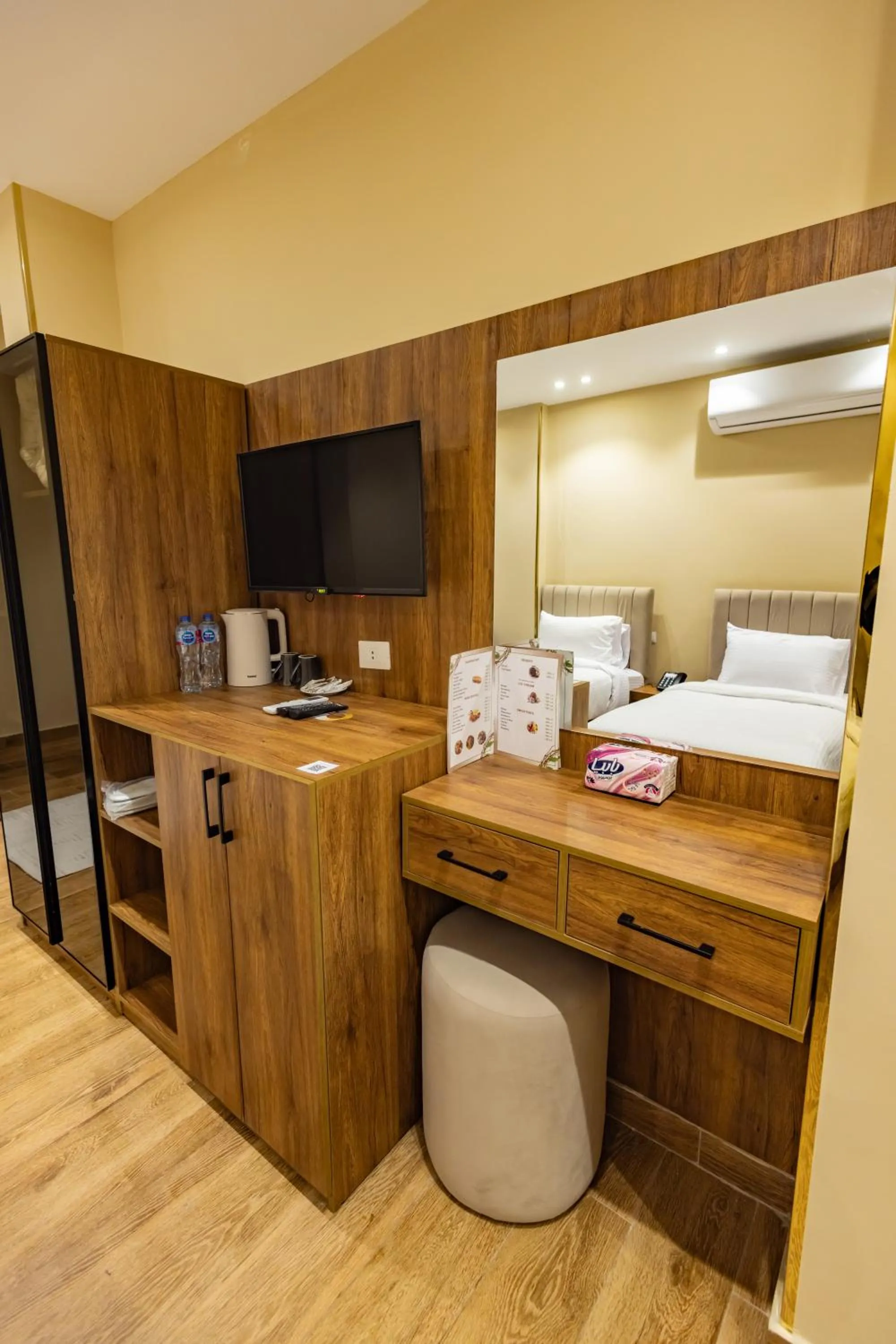 TV and multimedia in The Palace Pyramids View Hotel