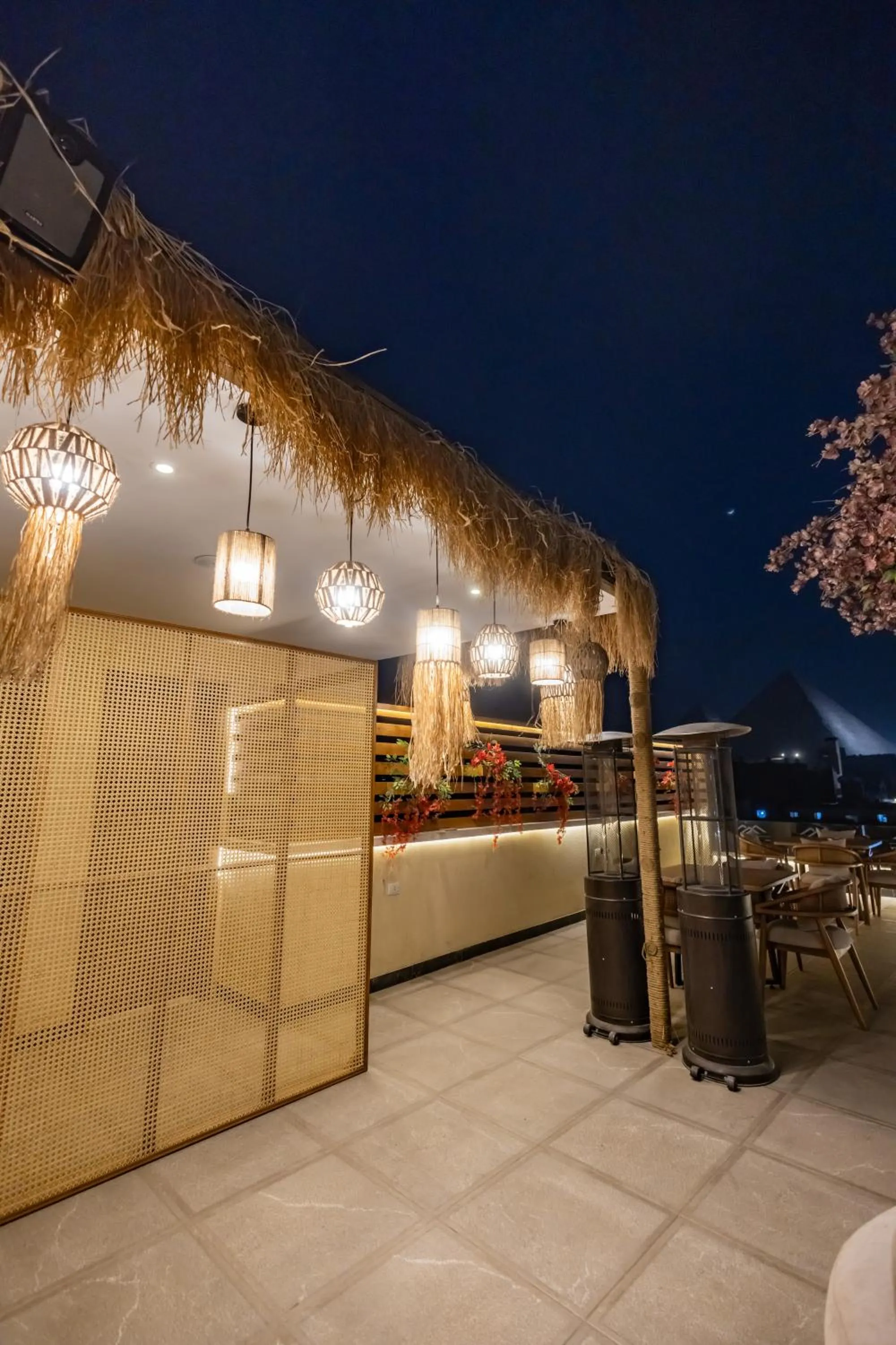 Night in The Palace Pyramids View Hotel