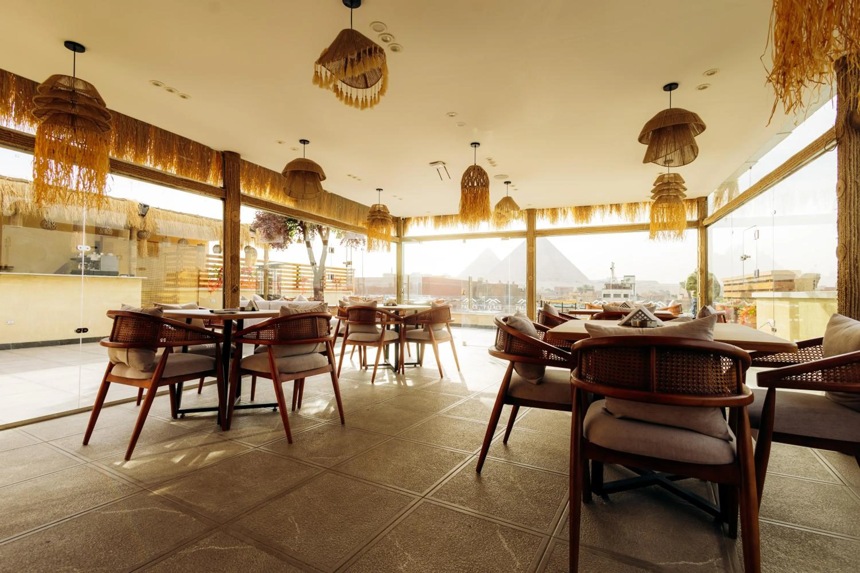 Restaurant/places to eat in The Palace Pyramids View Hotel