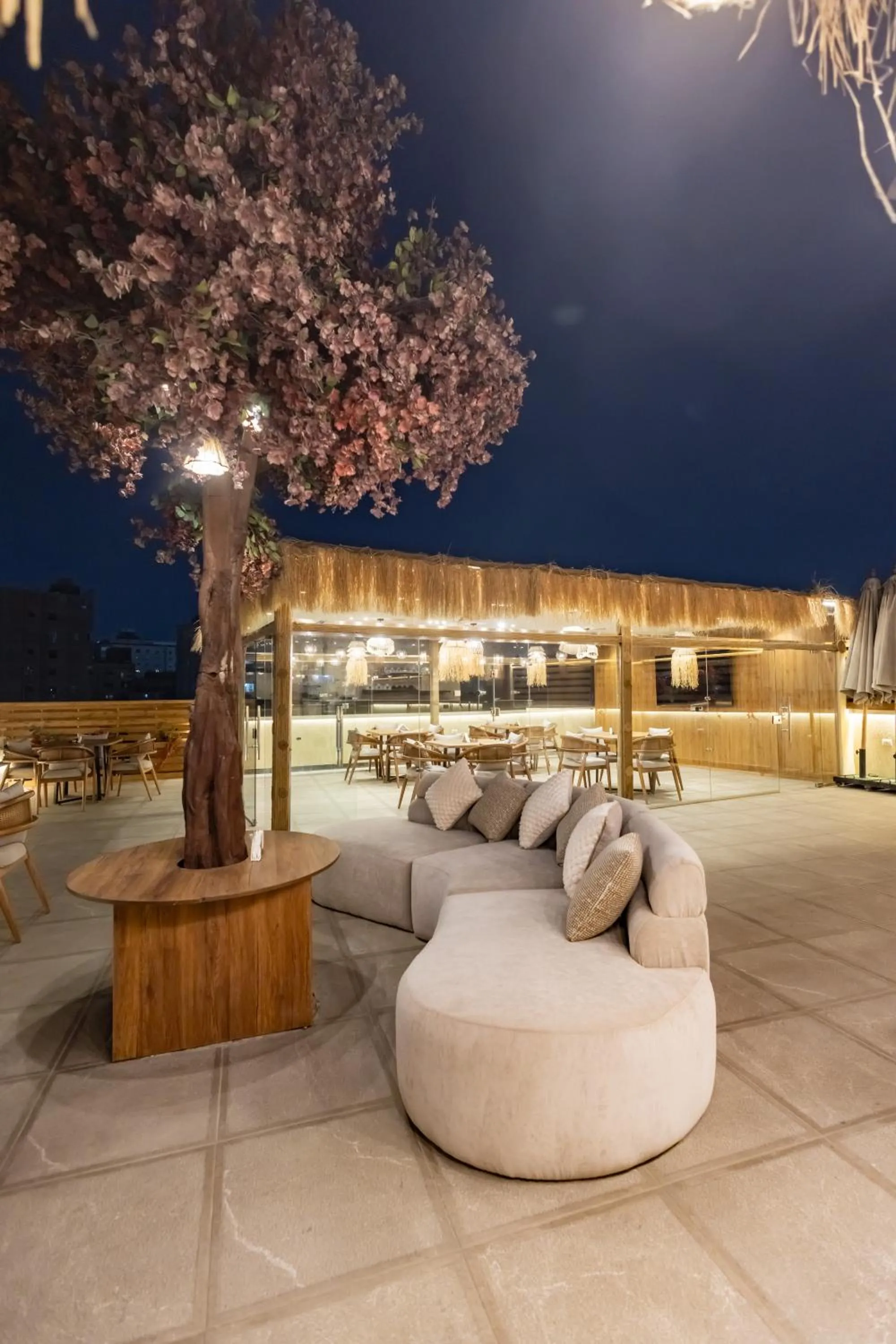 Night in The Palace Pyramids View Hotel