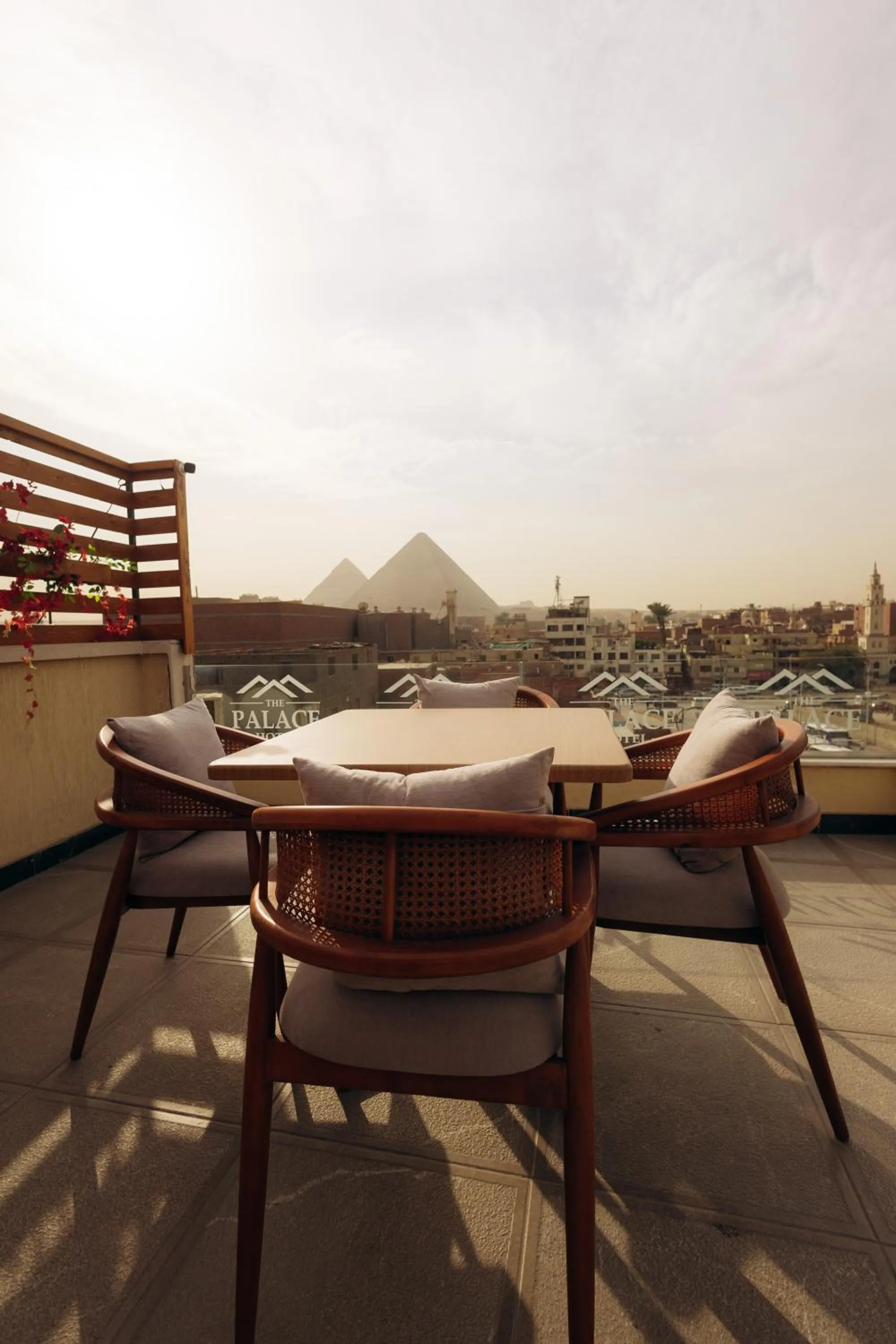 Restaurant/places to eat in The Palace Pyramids View Hotel