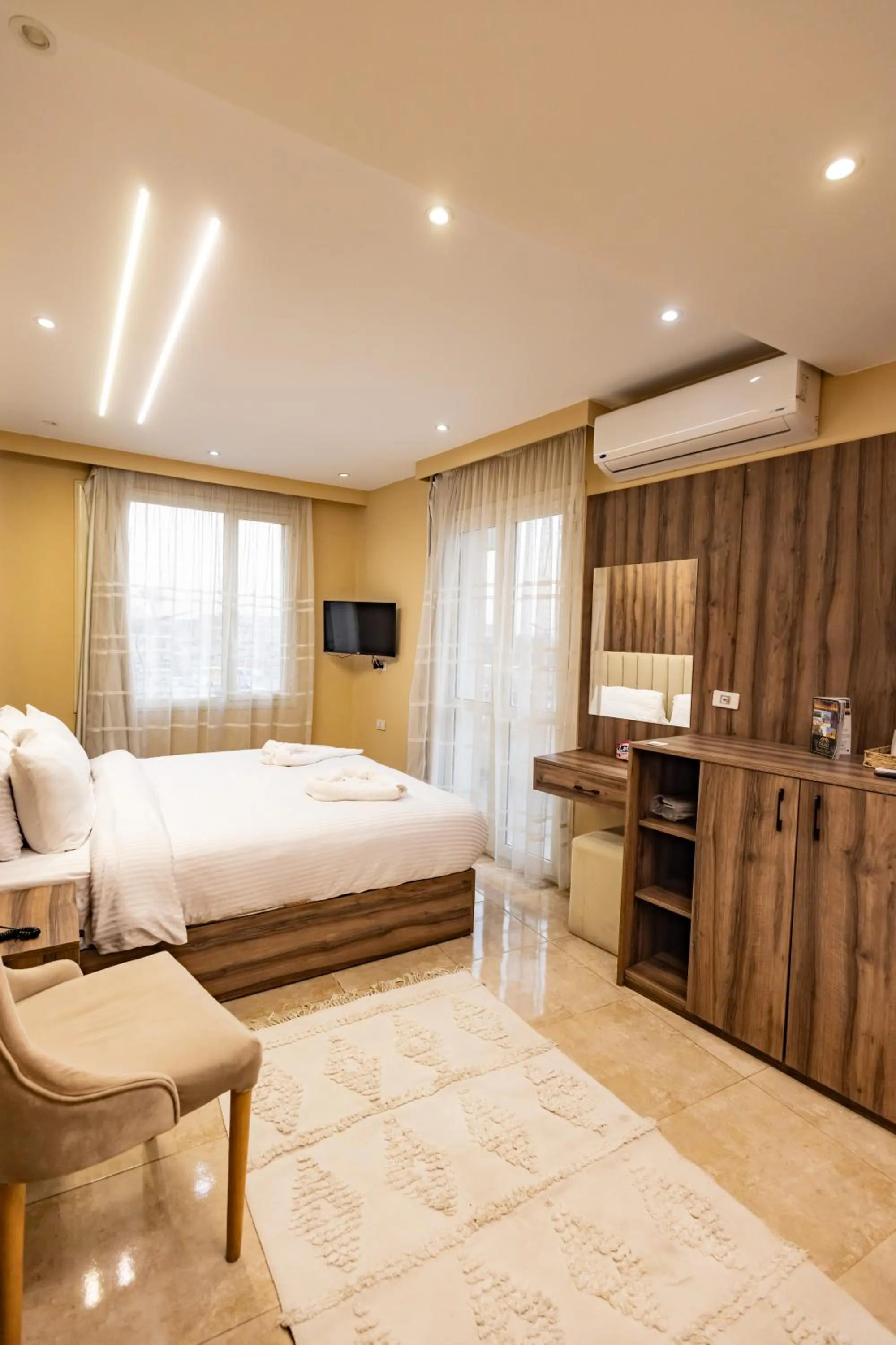 TV and multimedia, Bed in The Palace Pyramids View Hotel