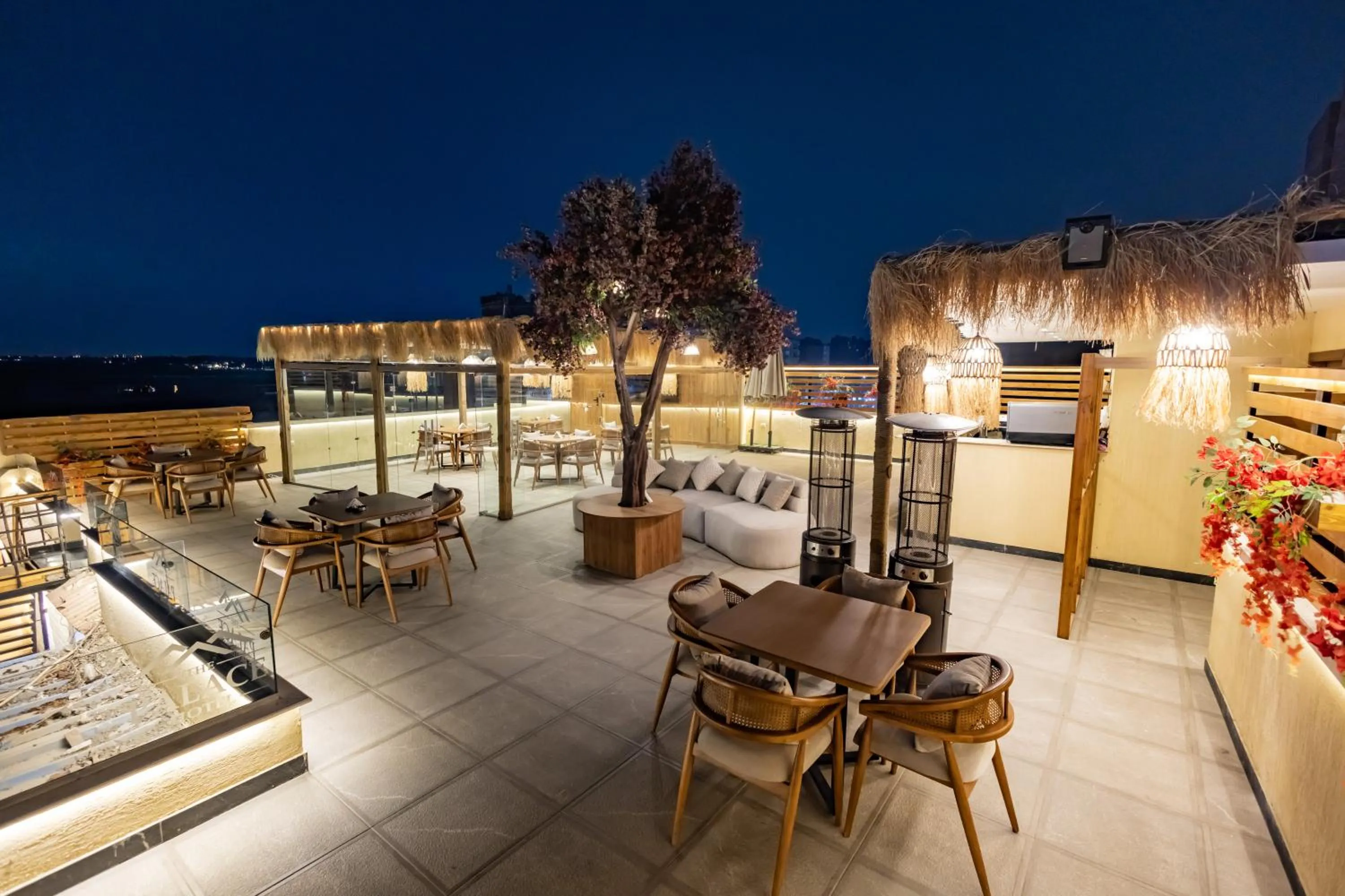 Patio in The Palace Pyramids View Hotel