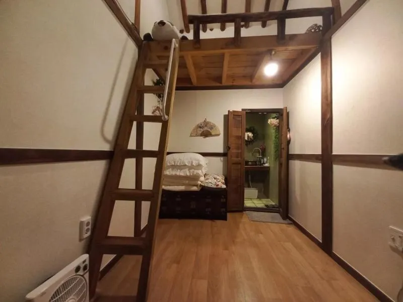 Bed in Jeonju Sanyacho Pension