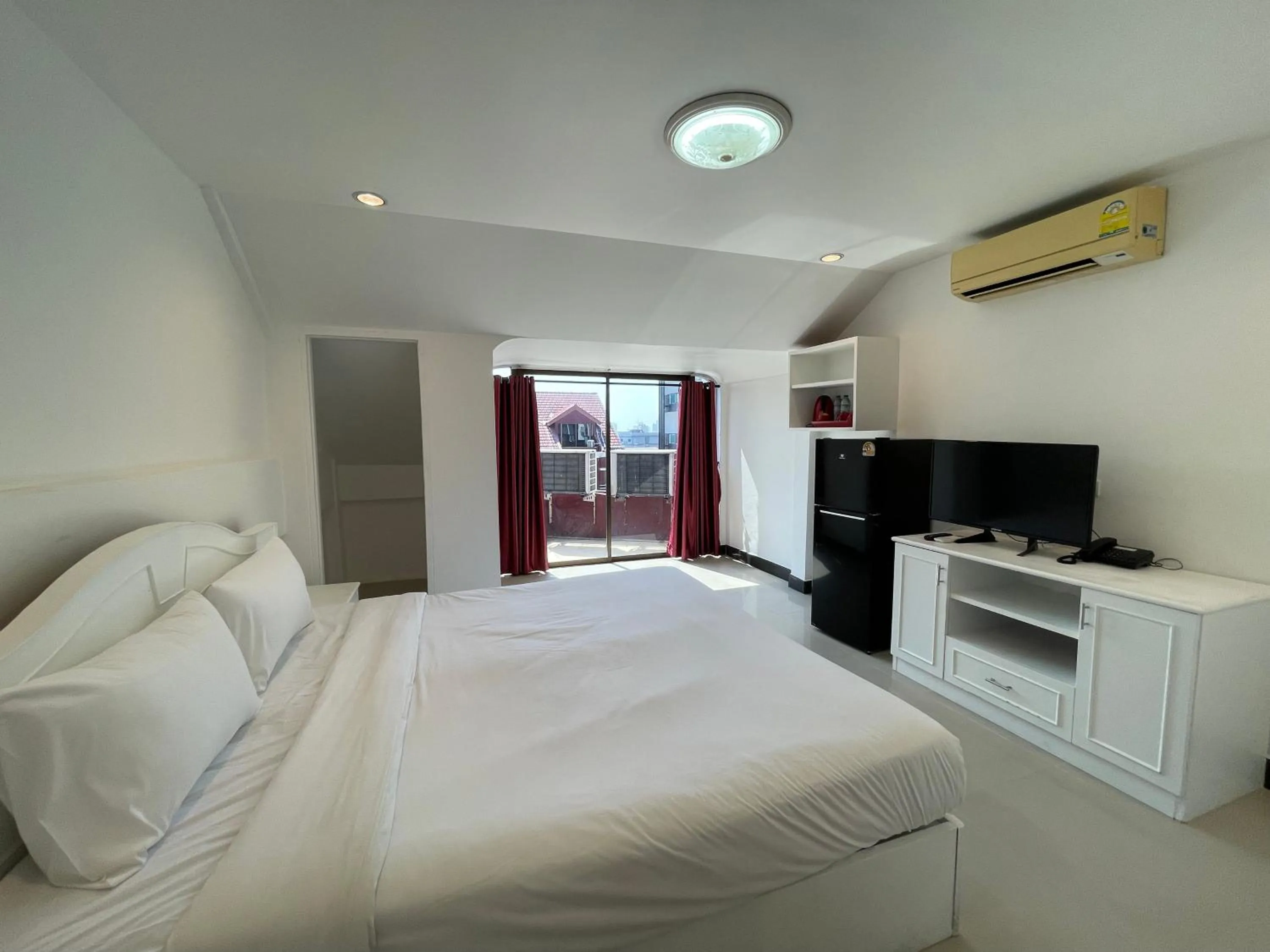 Bed in Arawana Express North Pattaya