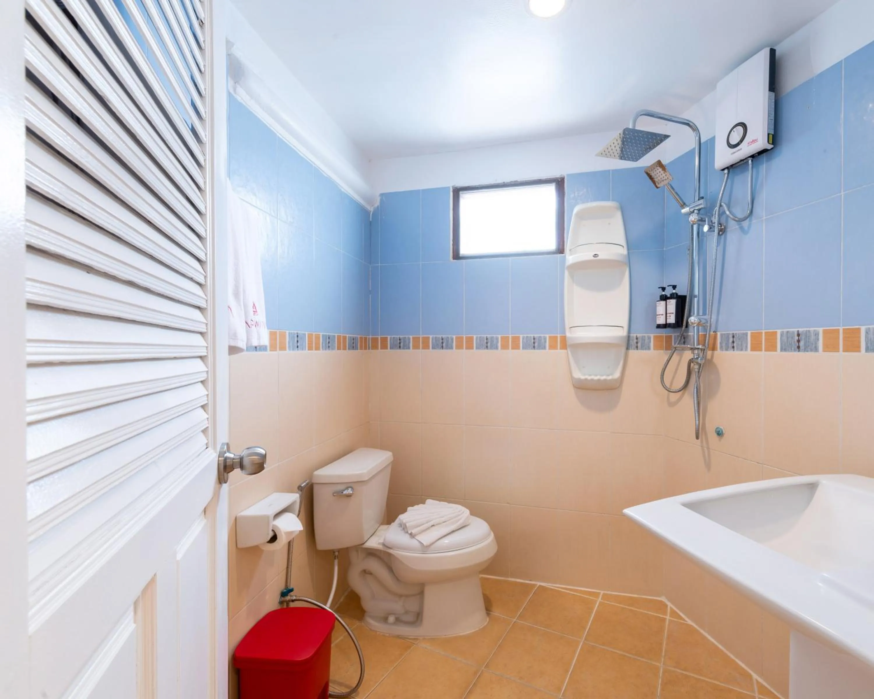 Toilet in Arawana Express North Pattaya