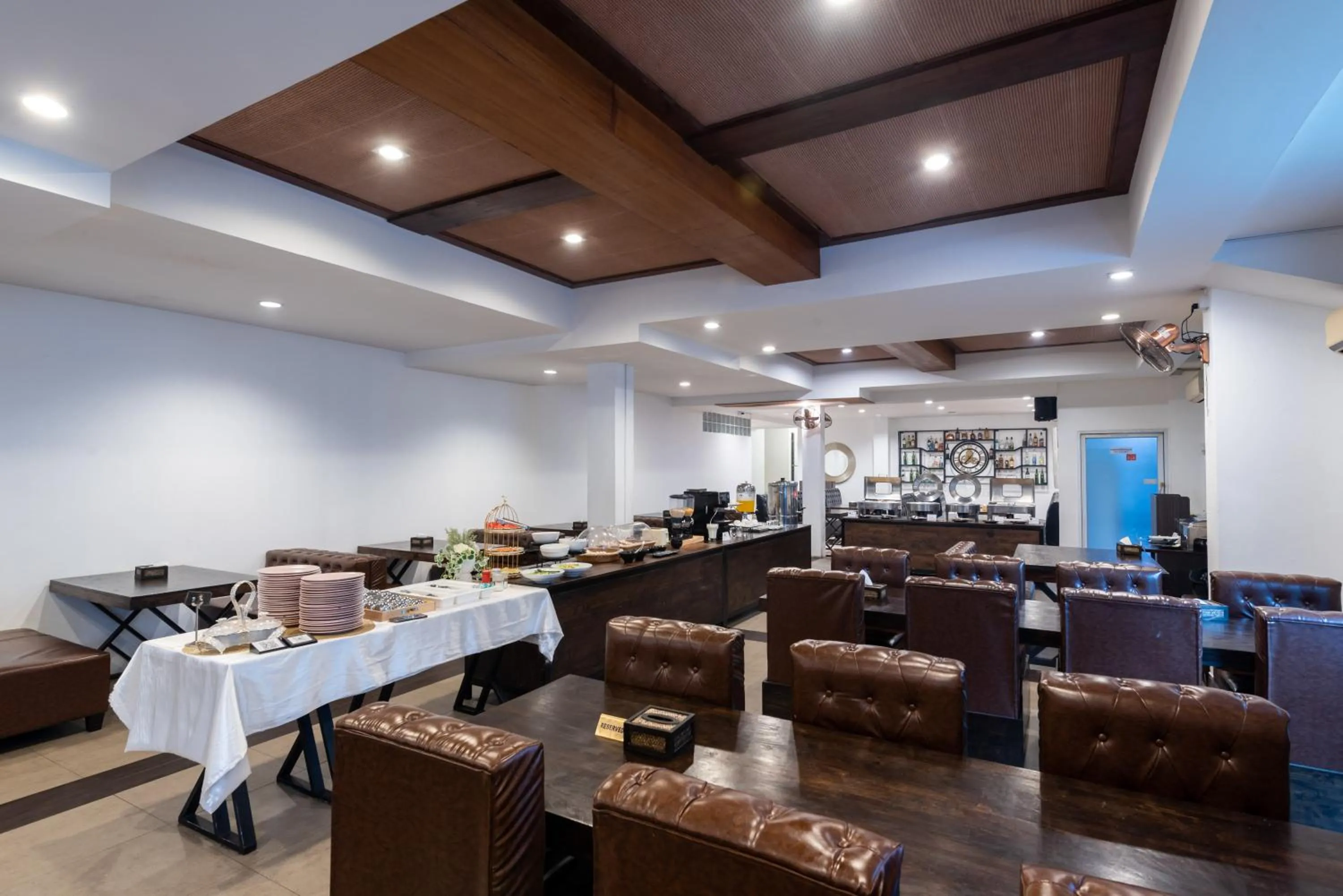 Restaurant/places to eat in Arawana Express North Pattaya