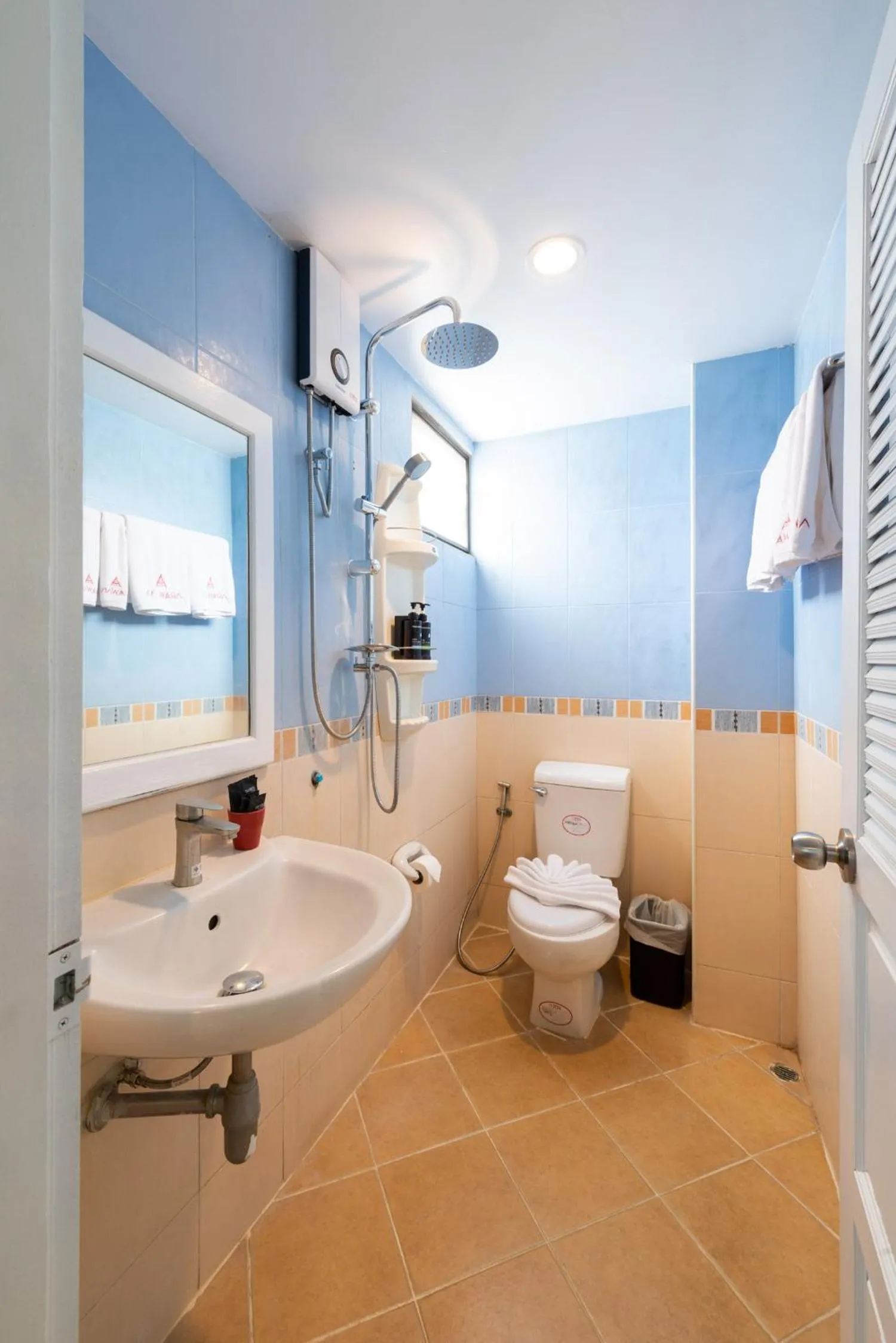 Bathroom in Arawana Express North Pattaya