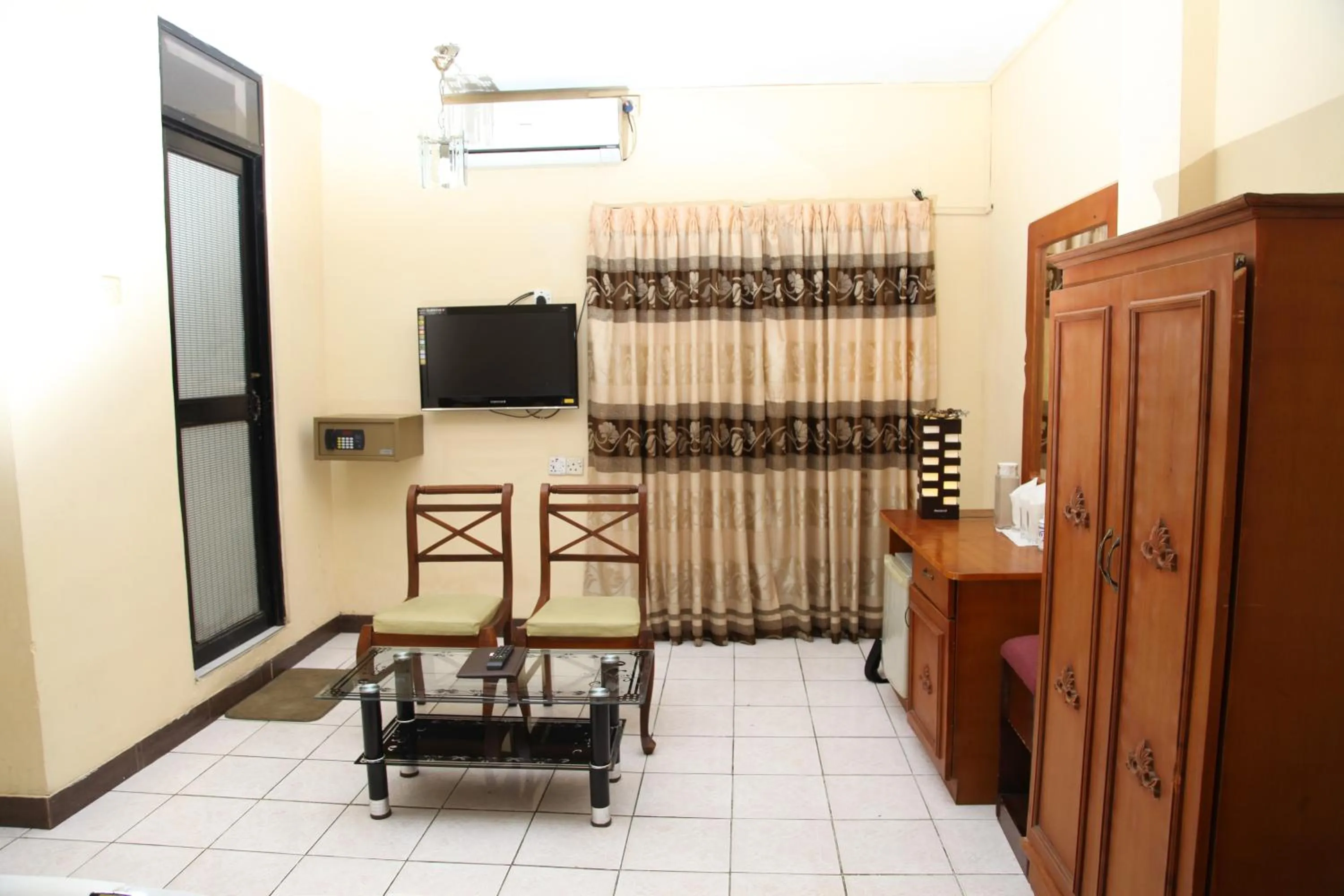 TV and multimedia in Brighten Hotel