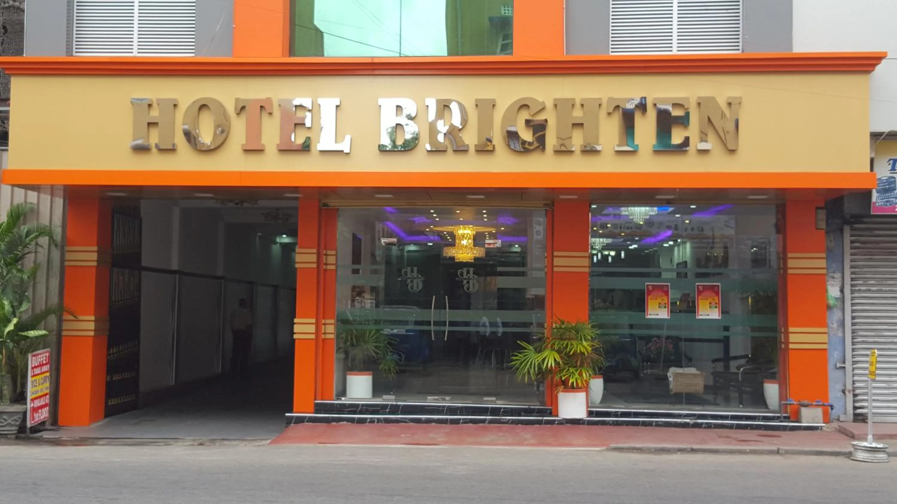 Facade/entrance in Brighten Hotel